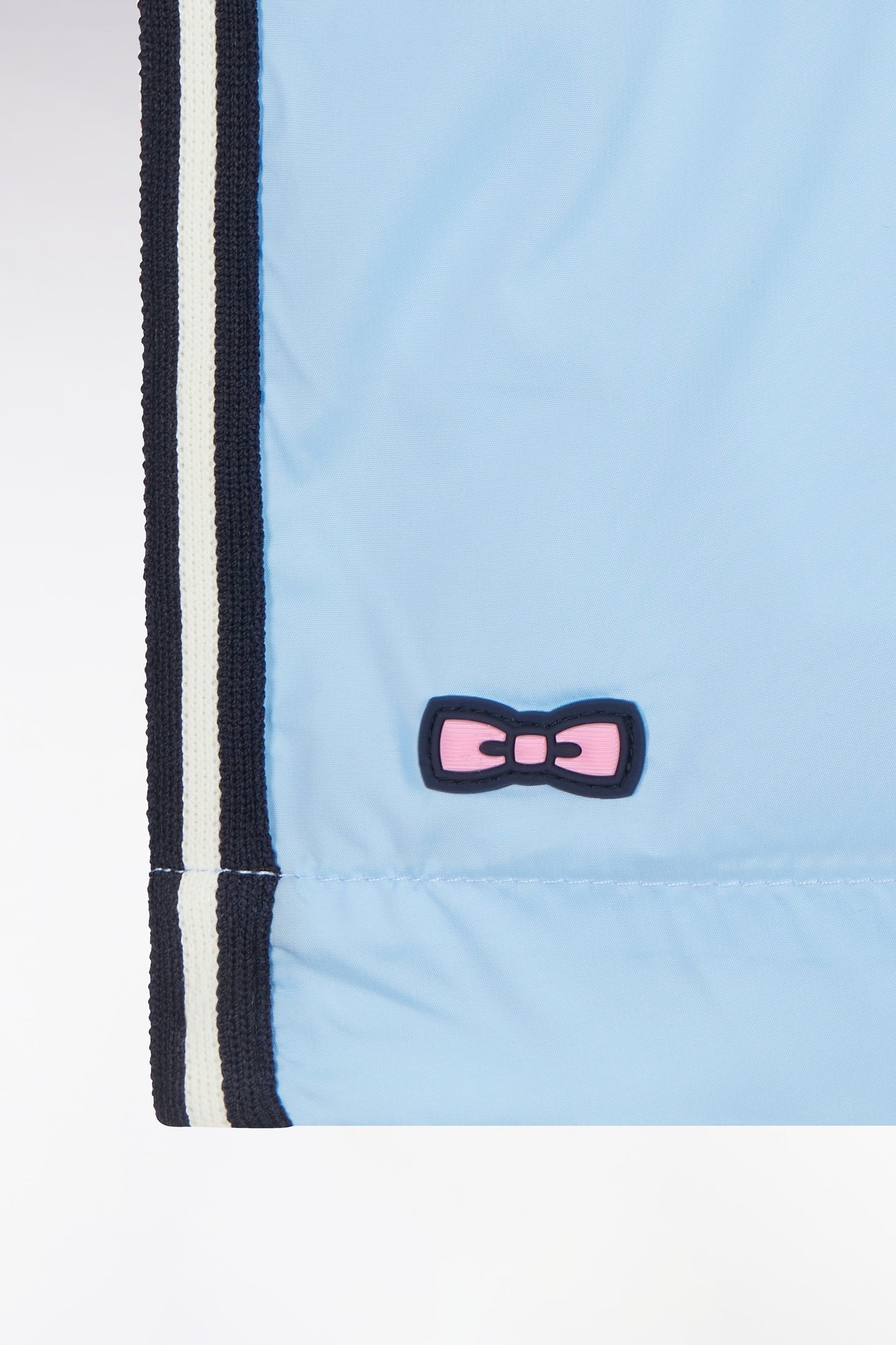 Maillot de bain ciel à détails tricolores