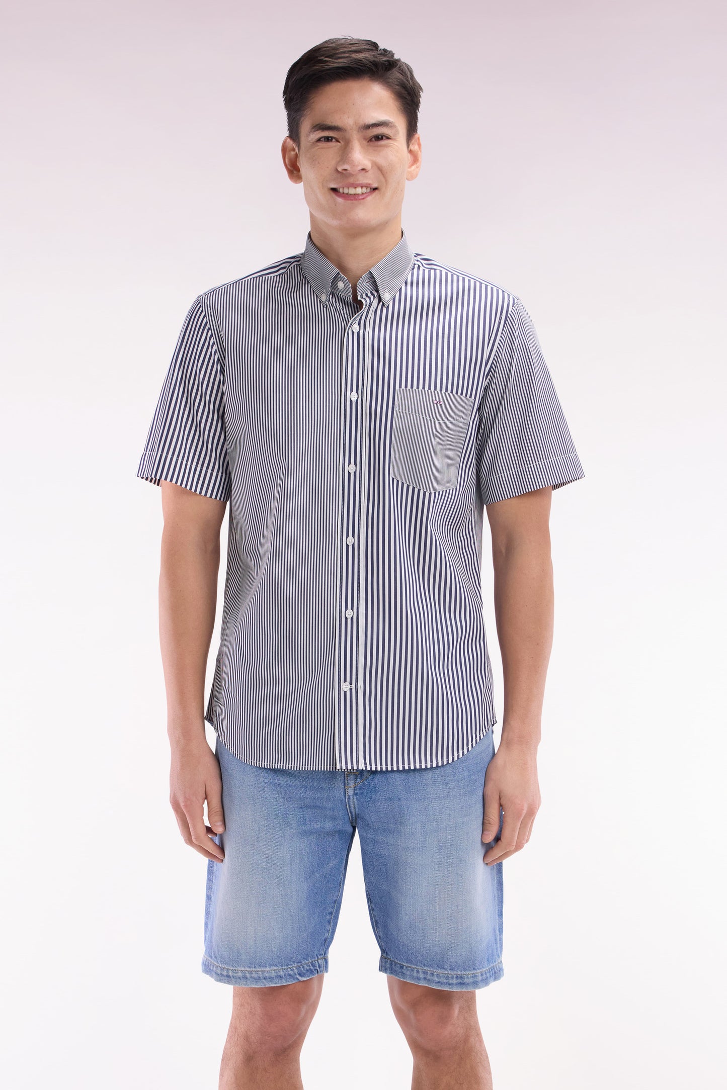 Straight short-sleeved shirt in dark blue striped poplin cotton