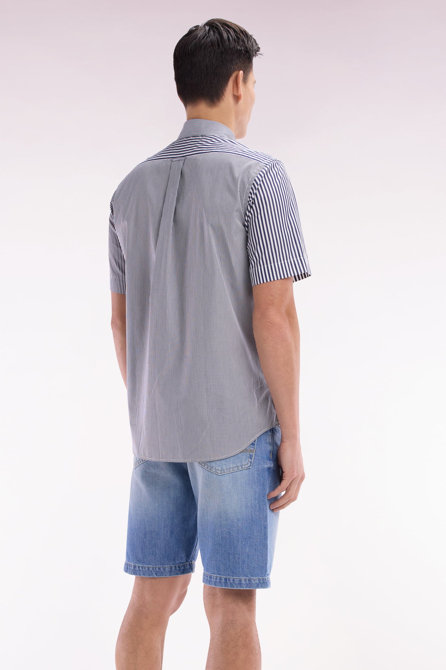 Straight short-sleeved shirt in dark blue striped poplin cotton