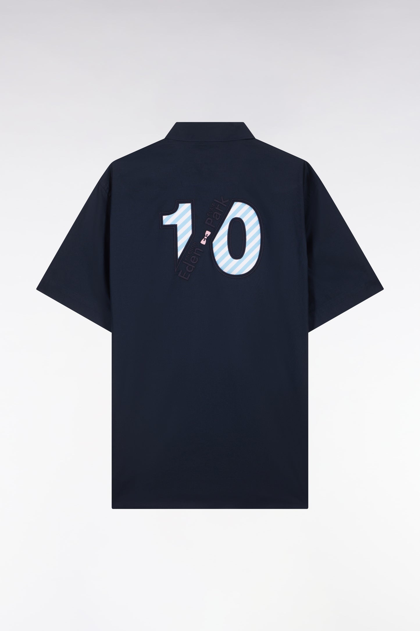 Straight short-sleeved navy shirt in cotton with sky blue back embroidery