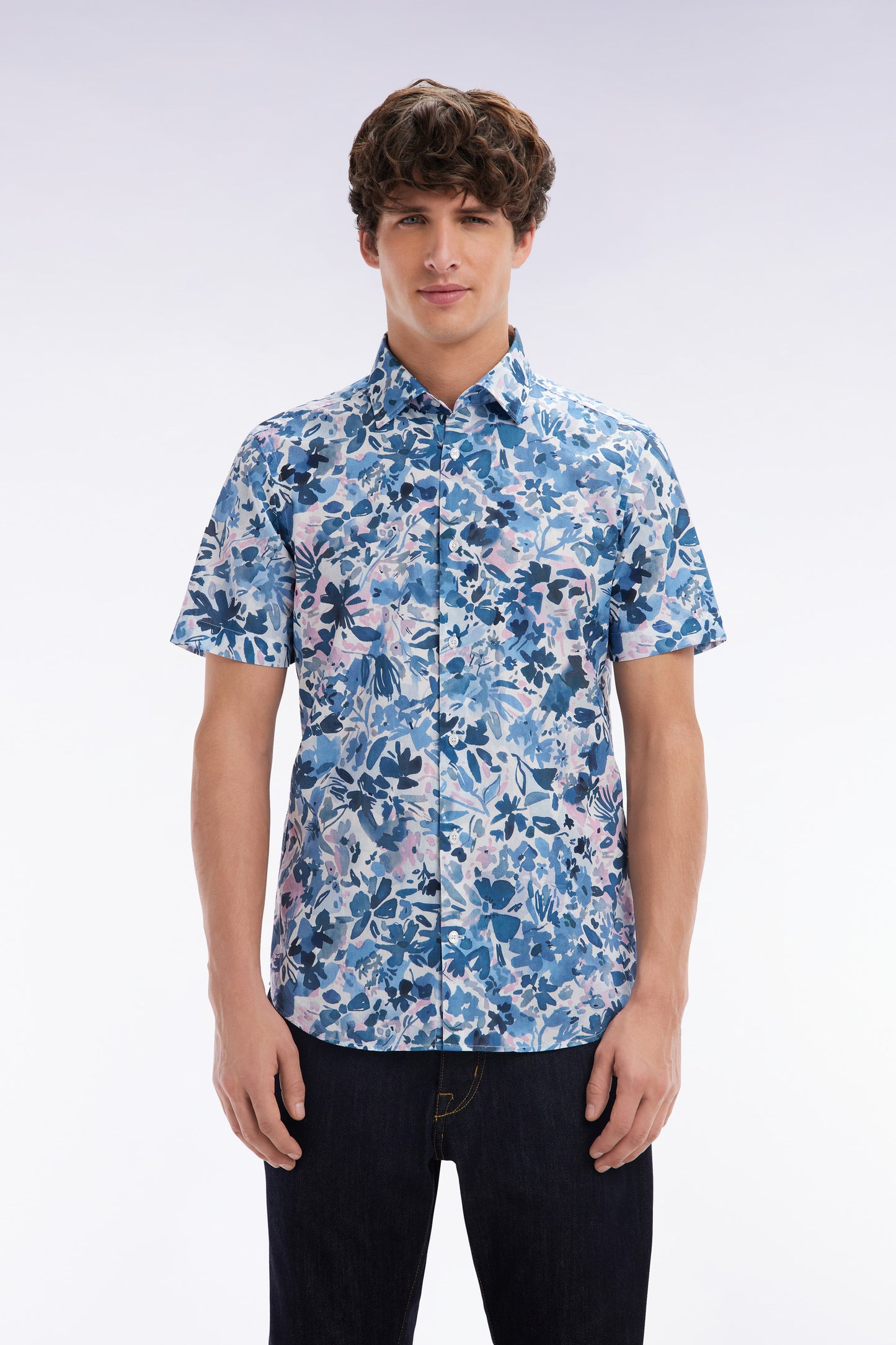 Slim-fit short-sleeved floral print shirt in navy cotton