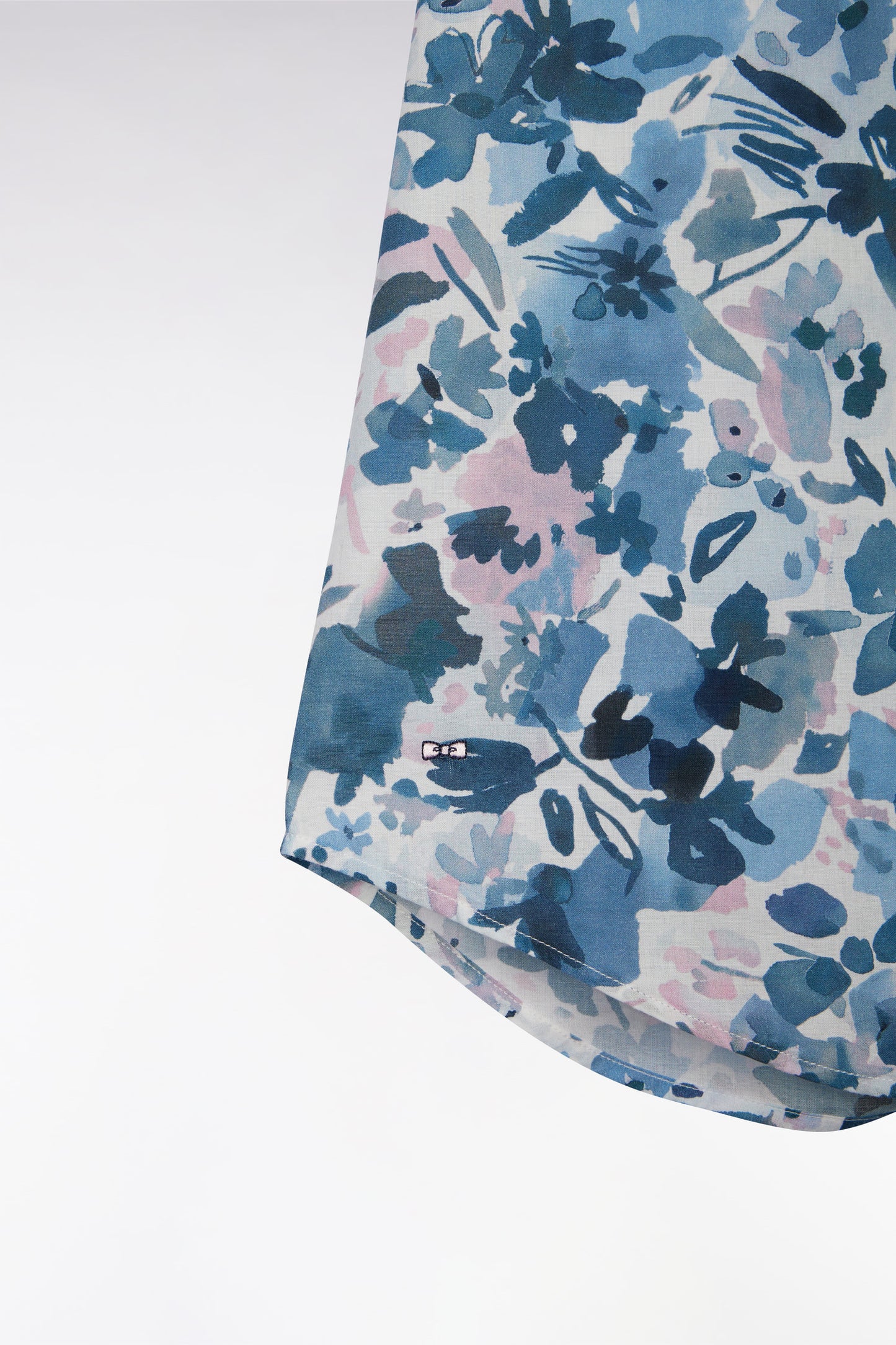 Slim-fit short-sleeved floral print shirt in navy cotton