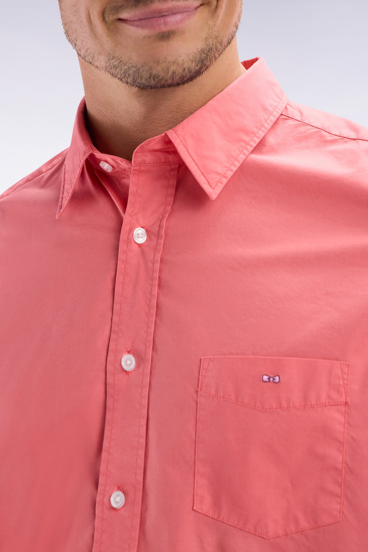 Straight-fit unisex shirt in salmon pink stretch cotton and lyocell
