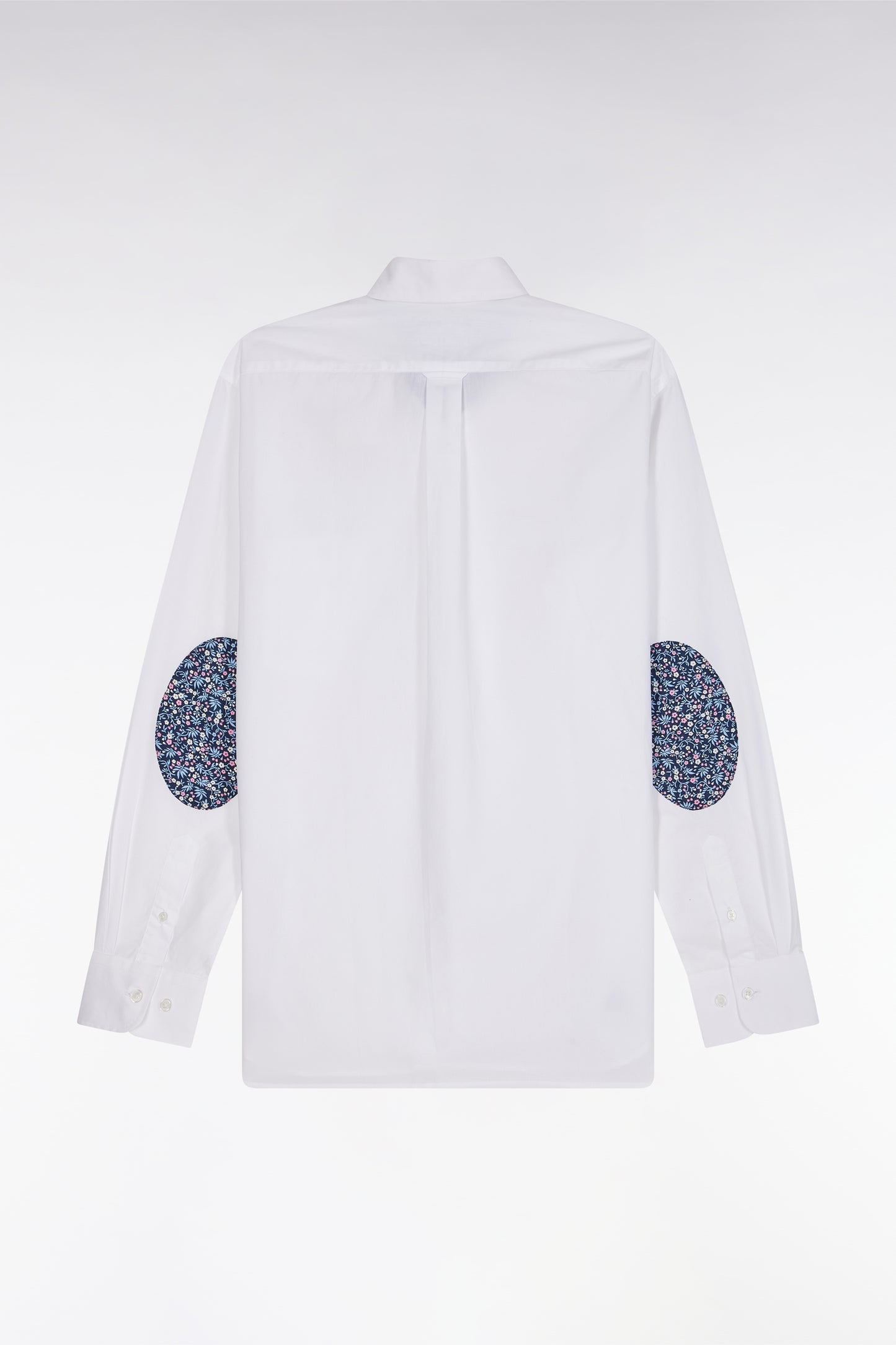 Straight-fit white cotton shirt with elbow patch