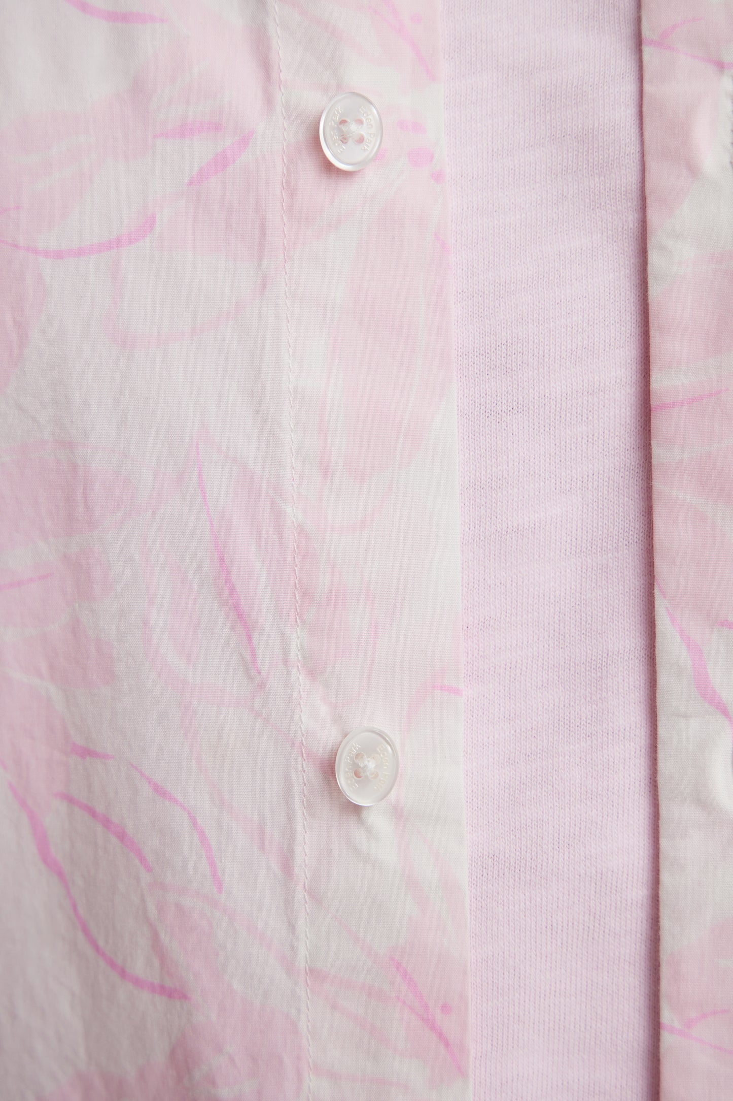 Straight-fit pink cotton poplin shirt with bow tie print