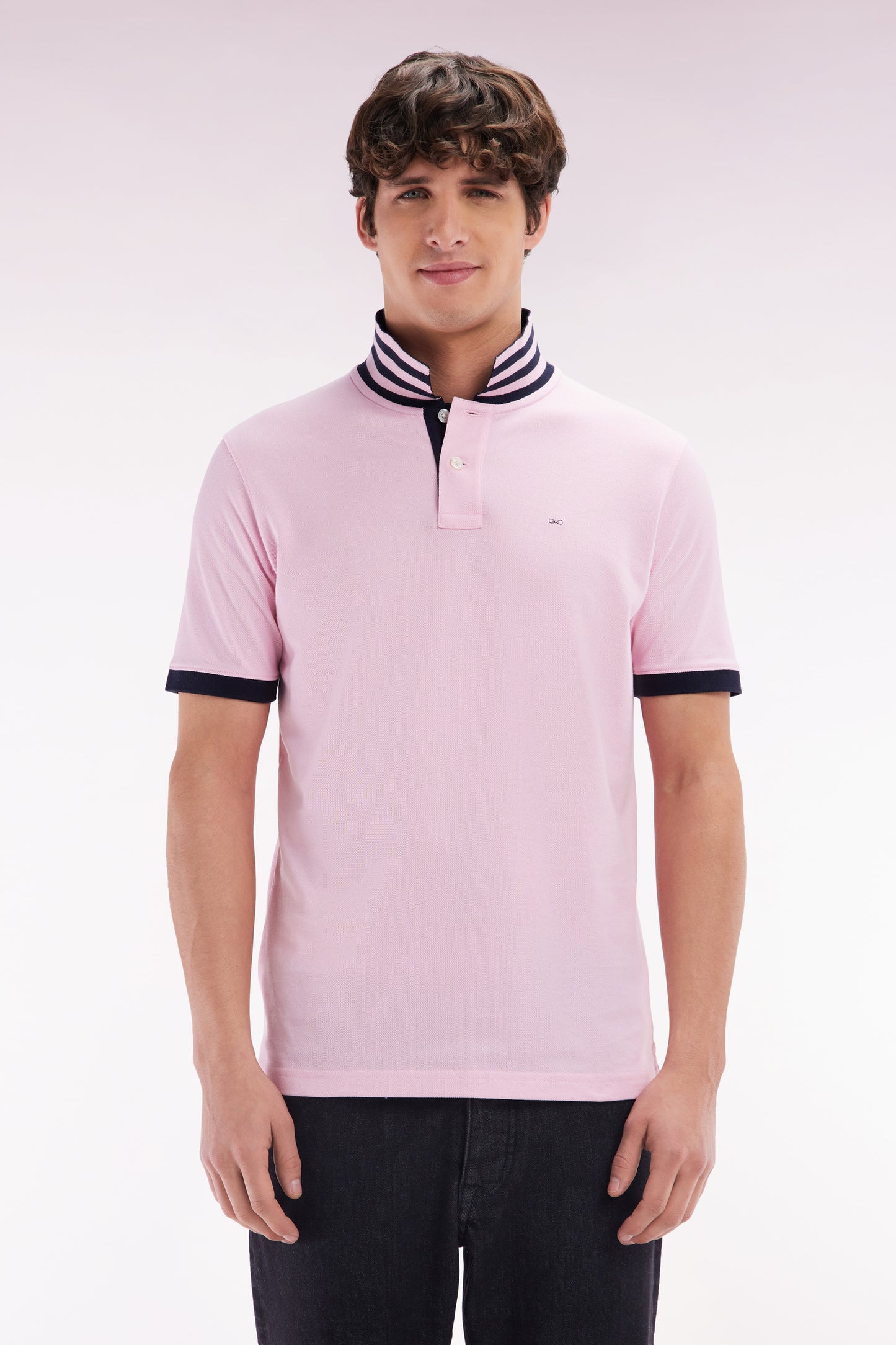 Straight-cut short-sleeved polo shirt in light pink Pima cotton piqué with striped under collar