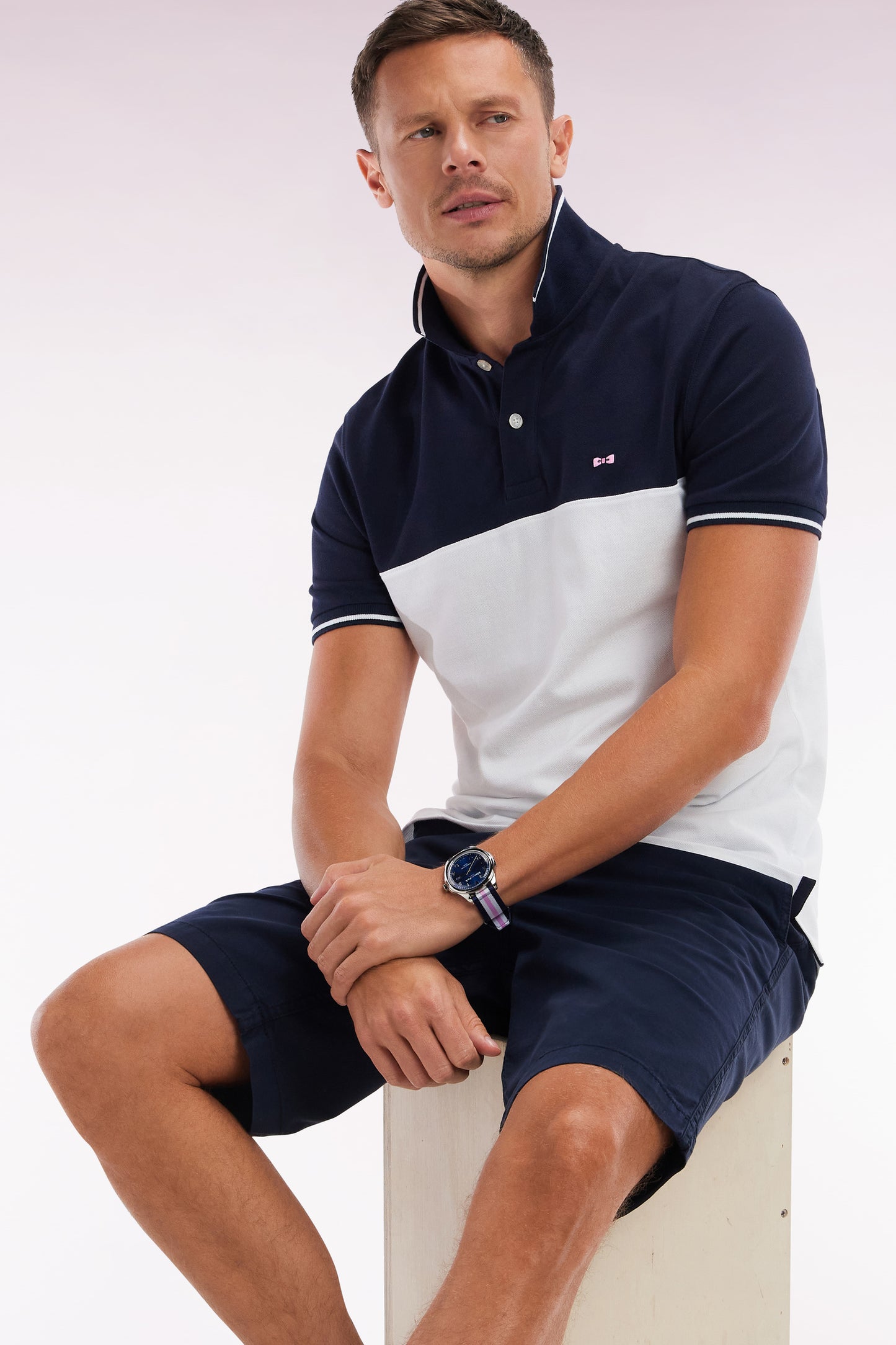 Straight-fit short-sleeved polo shirt in white cotton piqué with jacquard collar