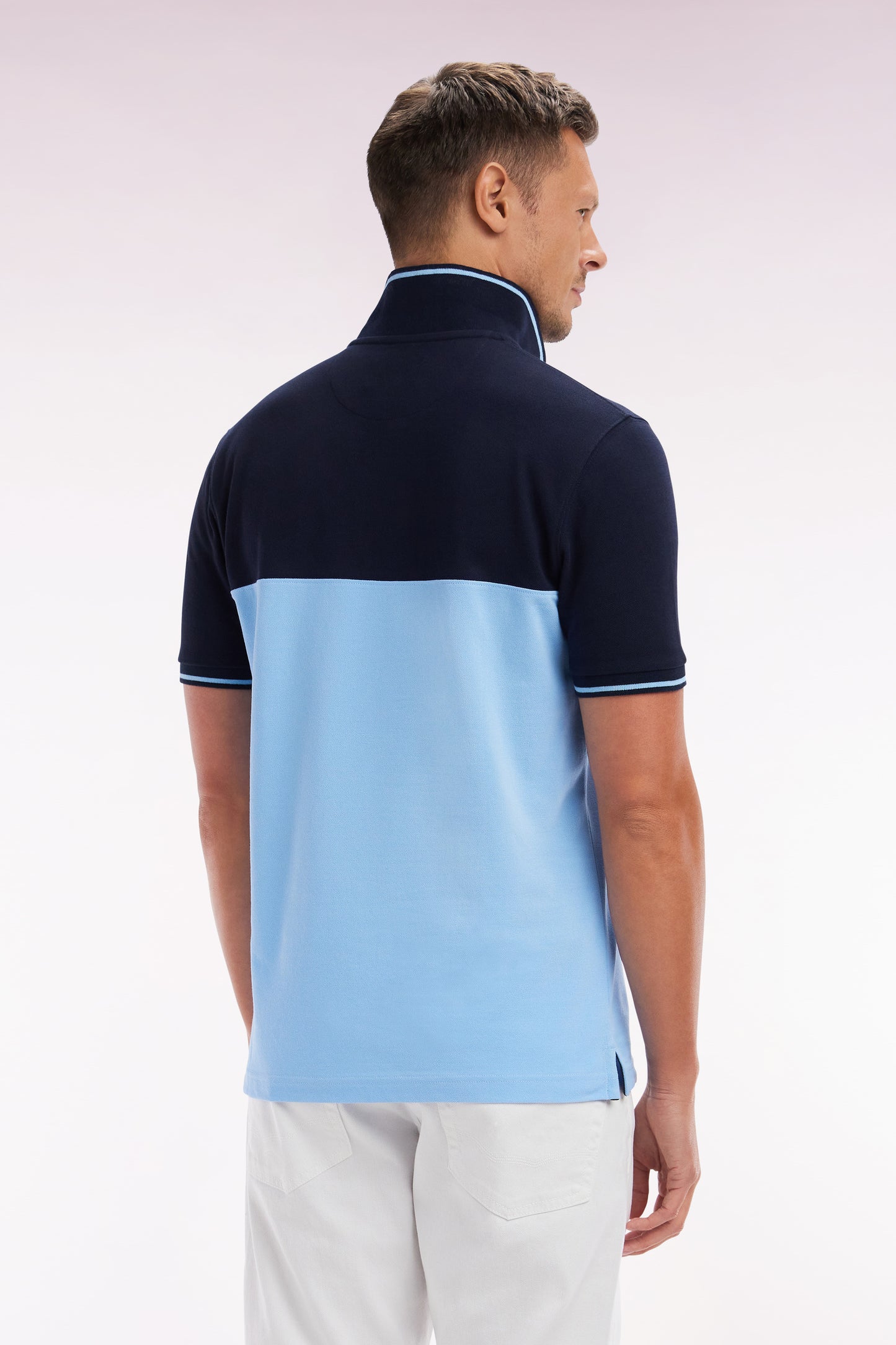 Straight-fit short-sleeved polo shirt in sky blue cotton piqué with jacquard collar