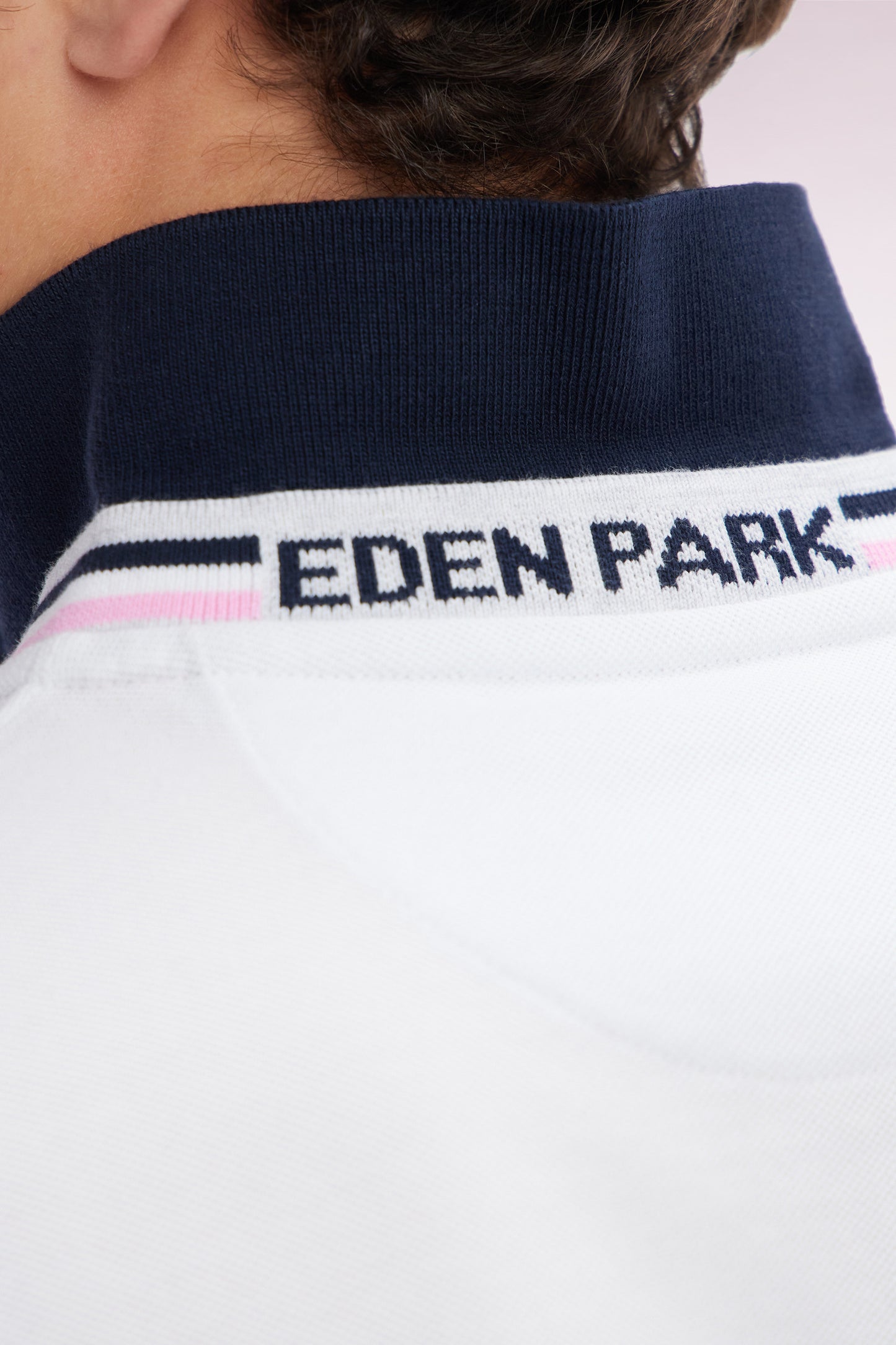 Straight-fit short-sleeved polo shirt in white cotton piqué with tricolor embroidery