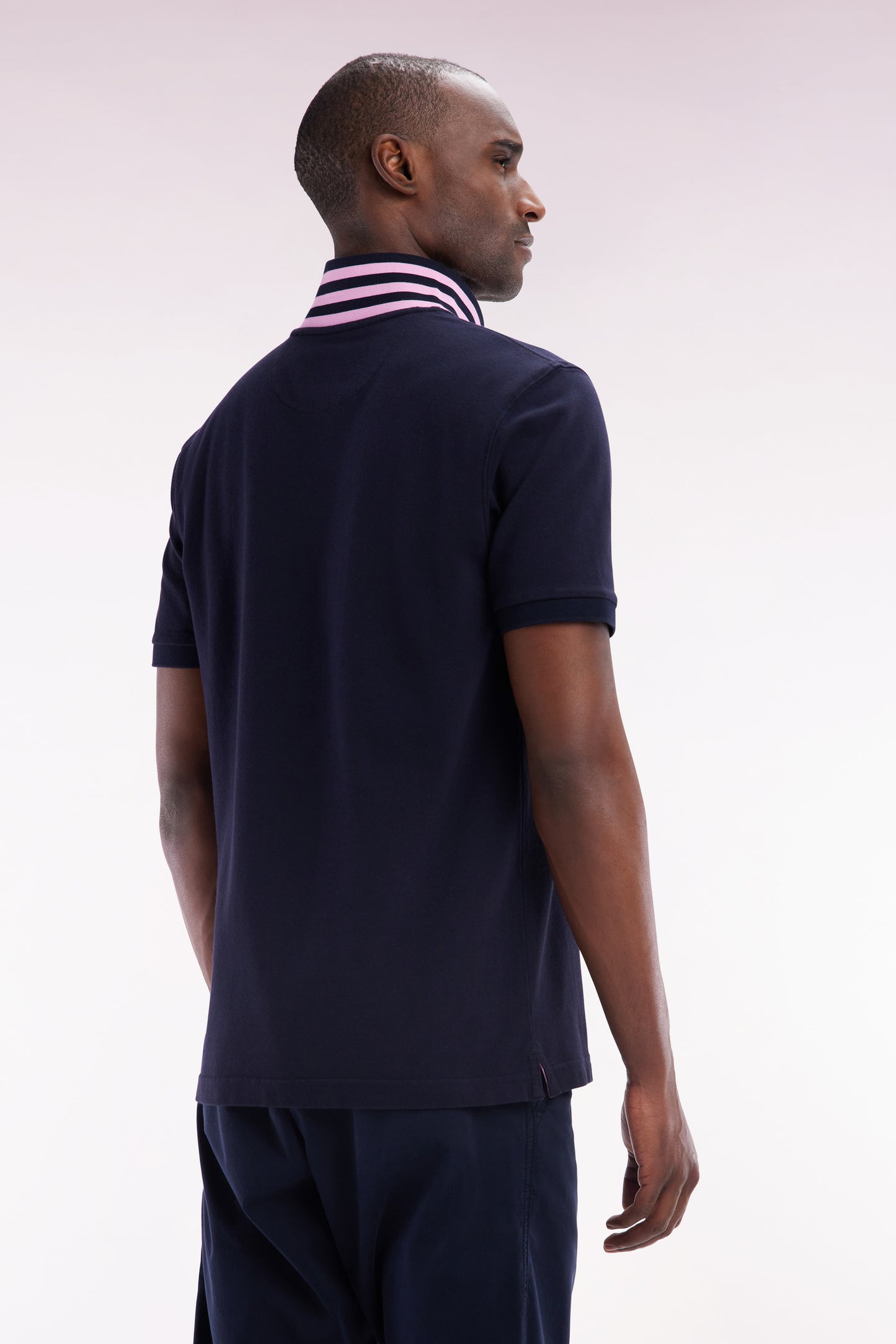 Straight-fit short-sleeved polo shirt in navy cotton with striped undercollar