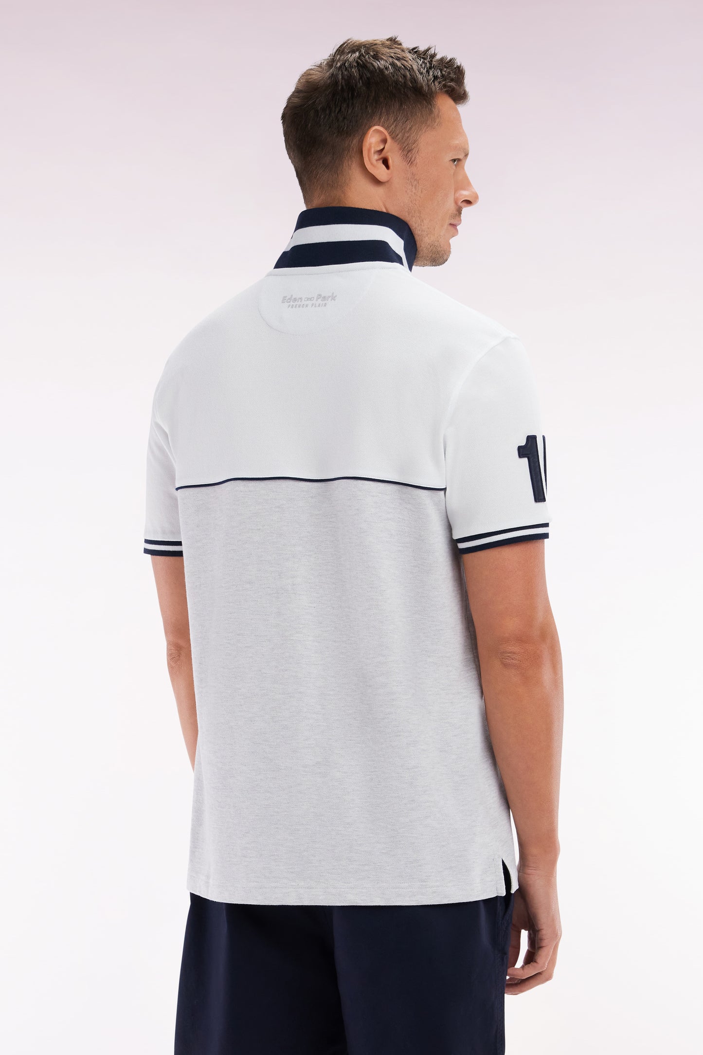 Relaxed-fit two-tone short-sleeved polo shirt in grey and white cotton