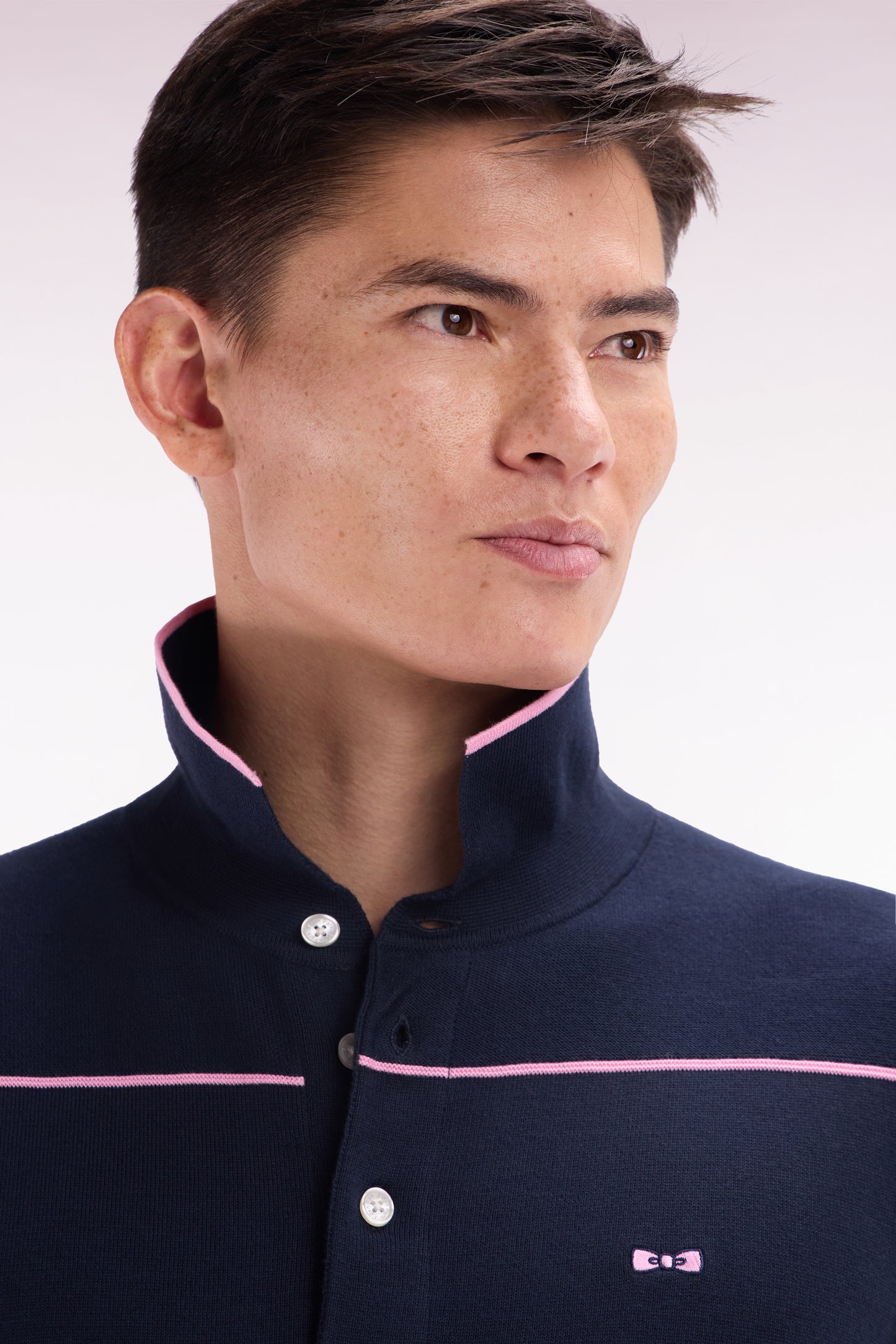 Straight-fit short-sleeved jumper with polo collar in navy and pink cotton