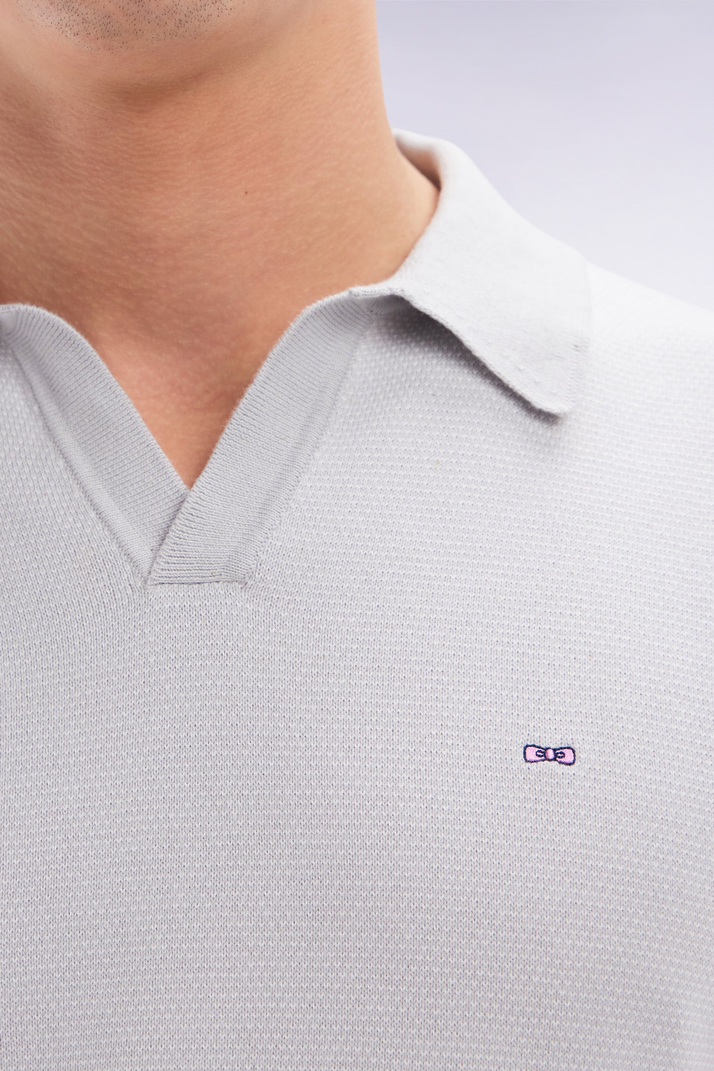 Pull col polo en coton gris coupe droite