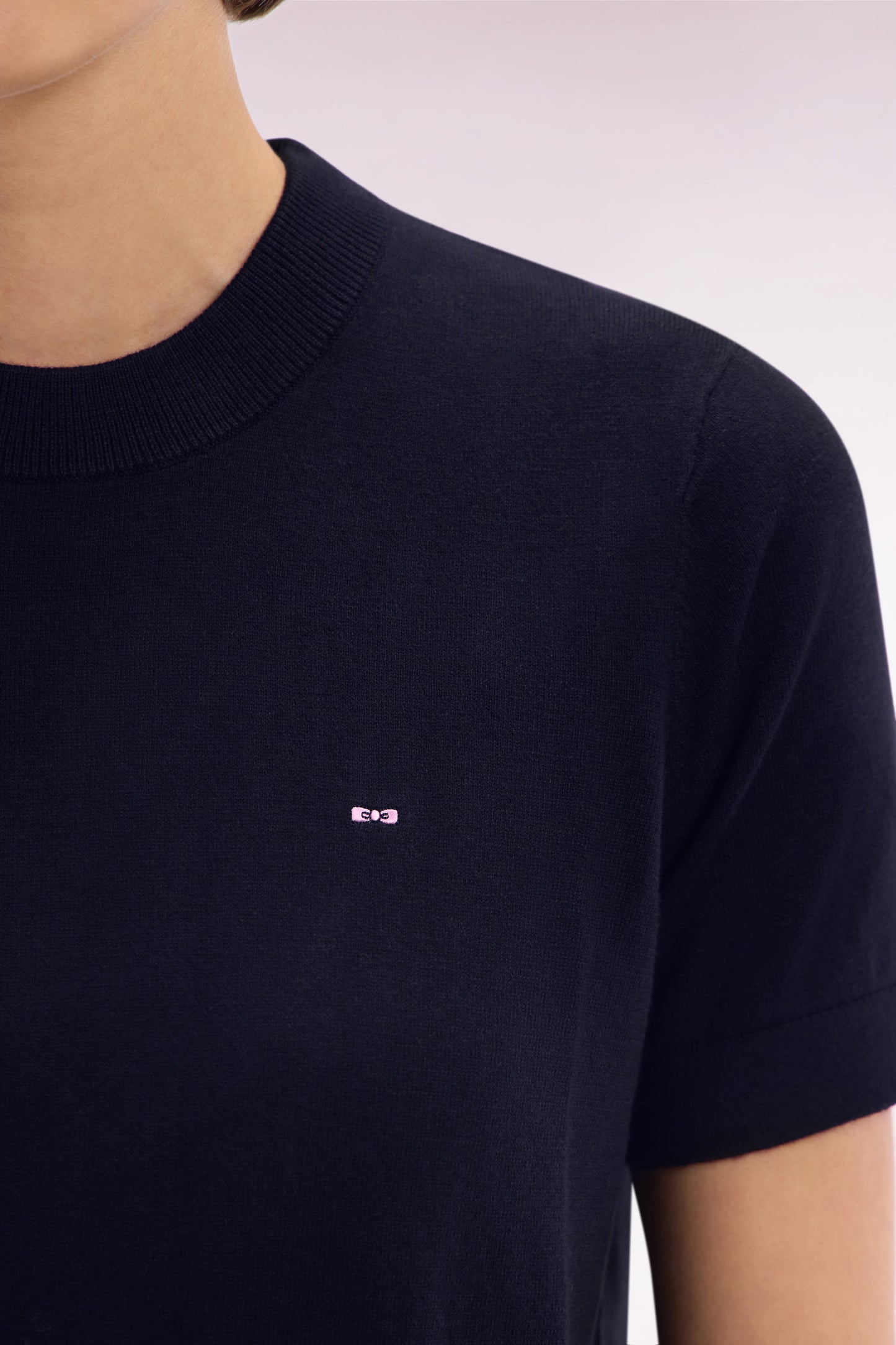 Straight-fit short-sleeved round-neck navy jumper in organic cotton cashmere blend