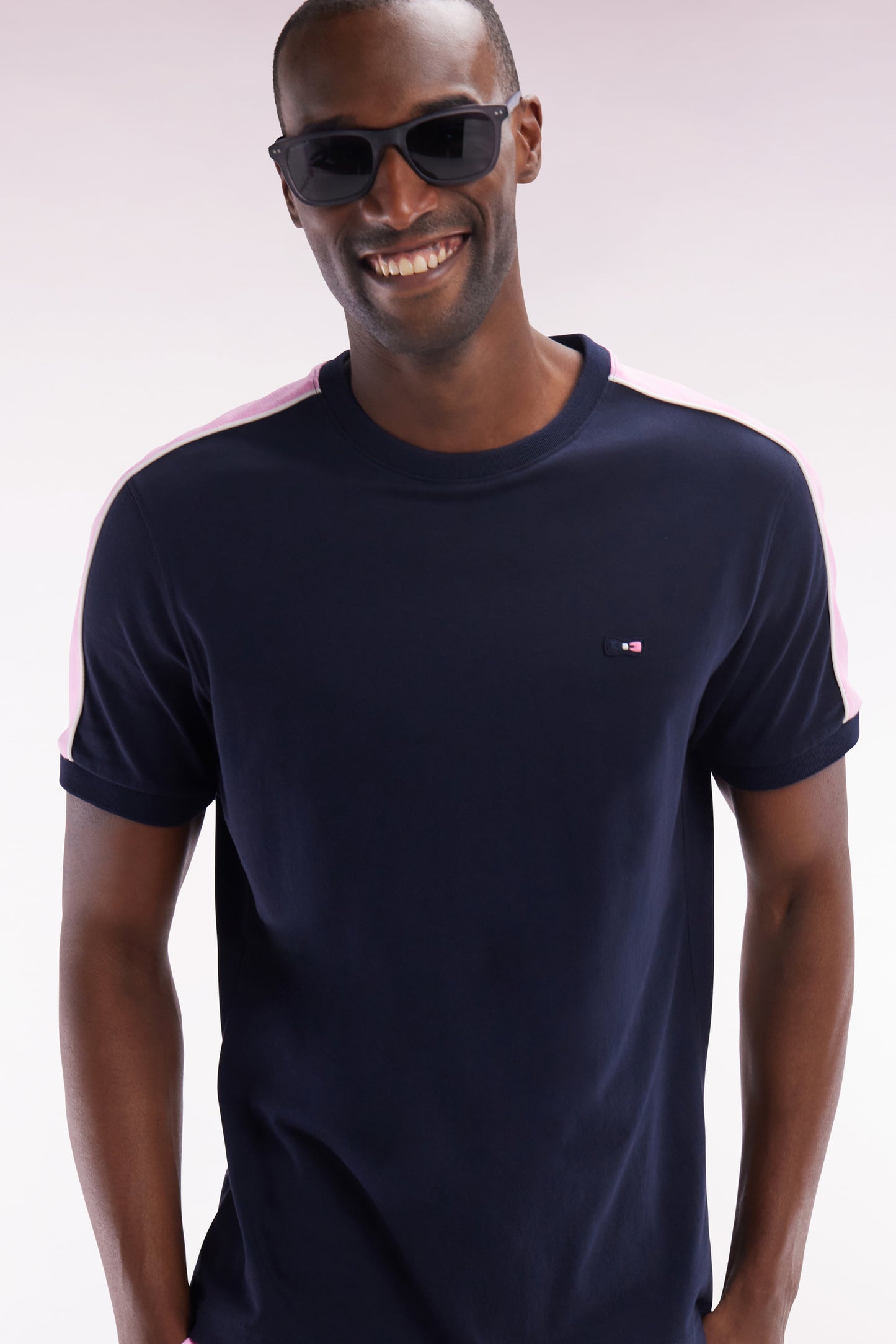 T-shirt en coton marine broderie dos et découpes coupe droite
