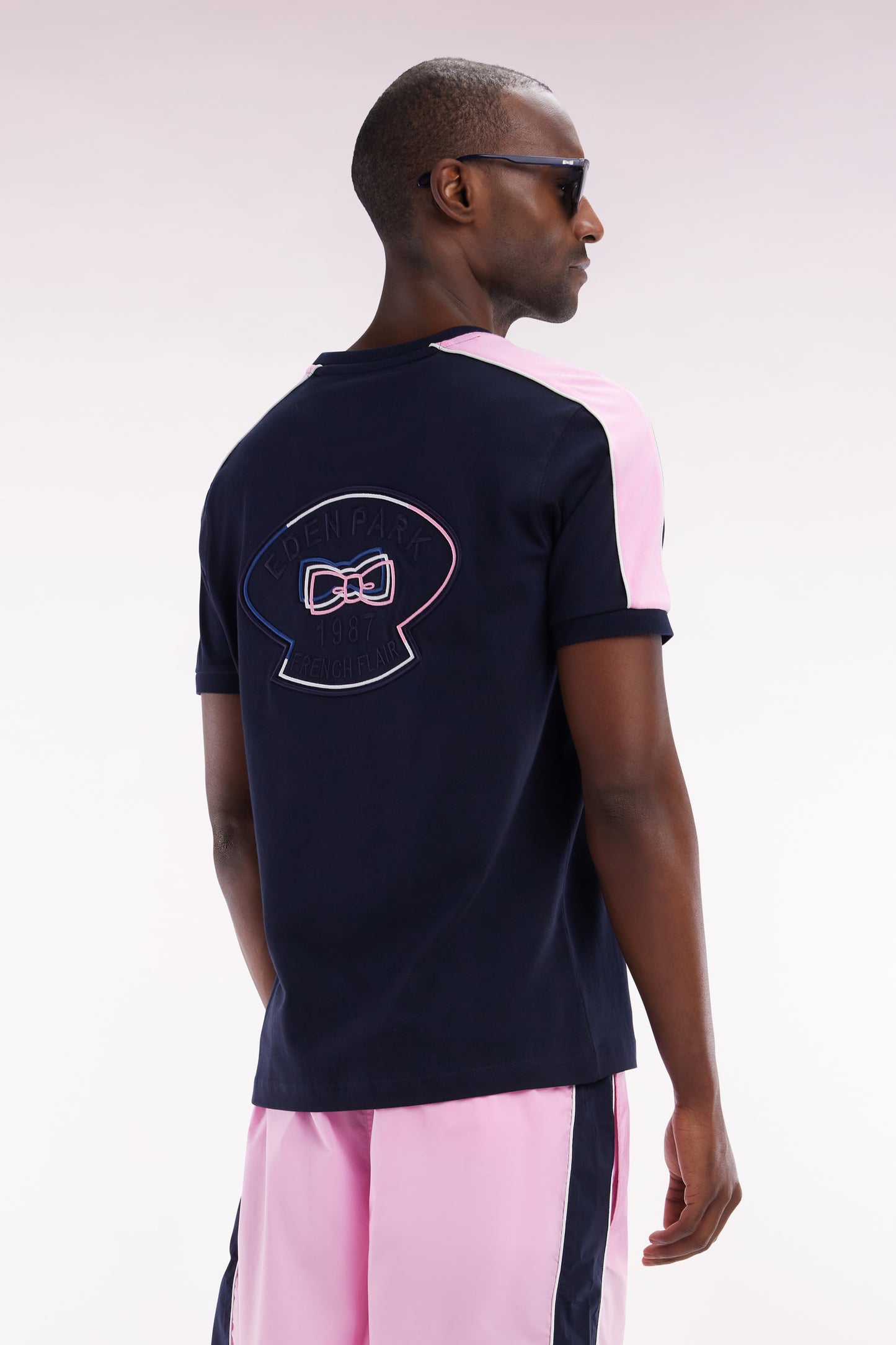 T-shirt en coton marine broderie dos et découpes coupe droite