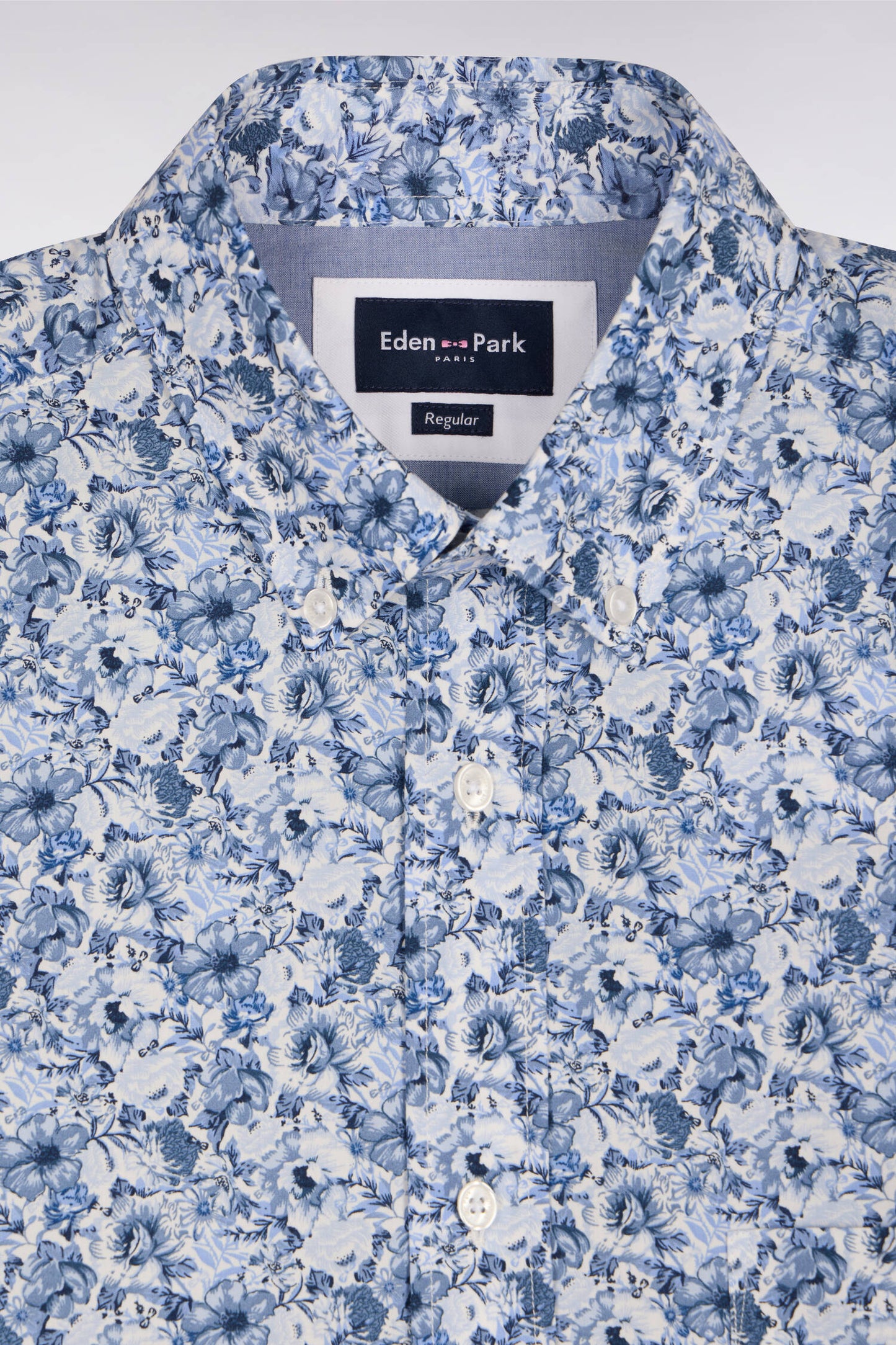 Chemise en popeline de coton bleu à motif floral