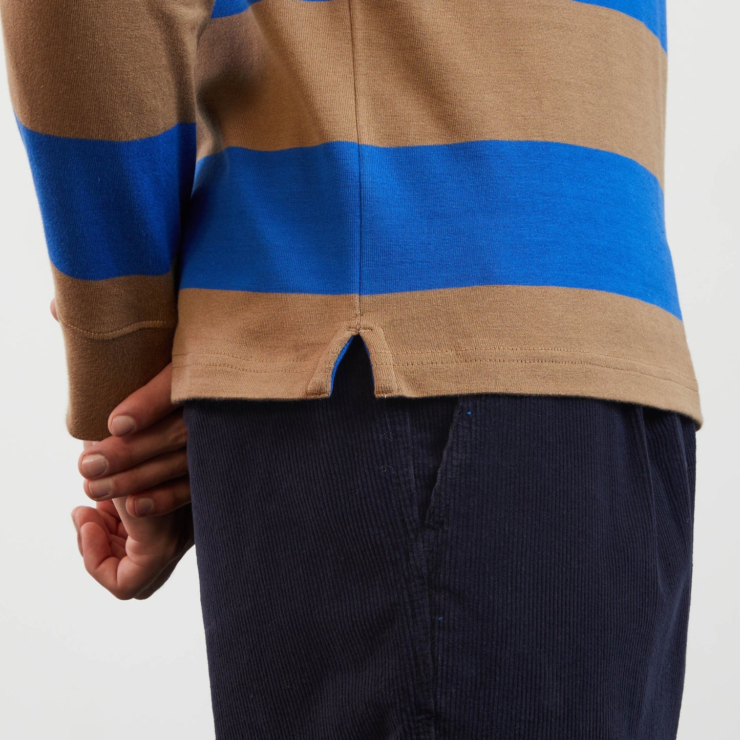 Maillot bleu vif rayé manches longues