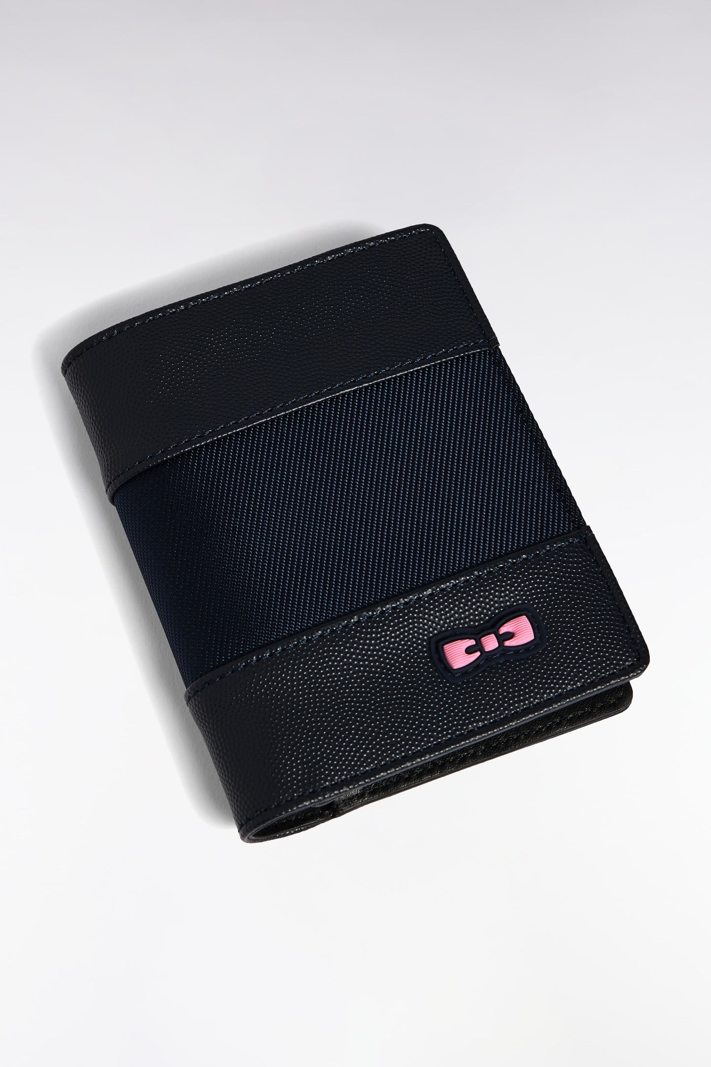 French wallet in navy bimaterial grippy