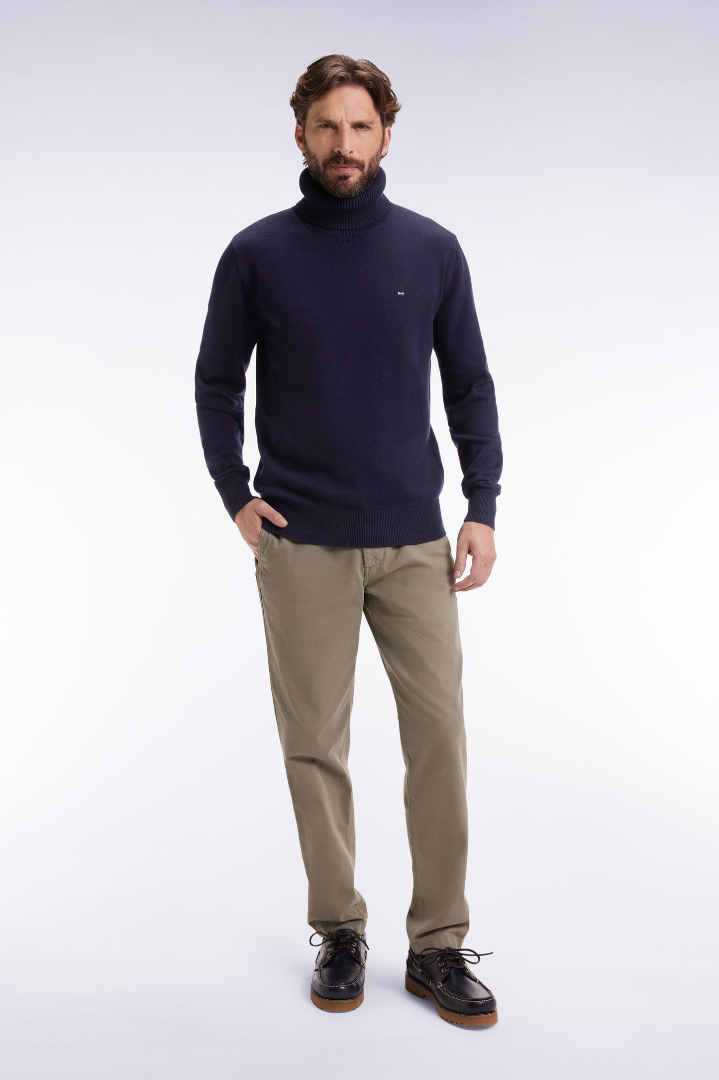 Pleatless chino pants in olive green stretch cotton