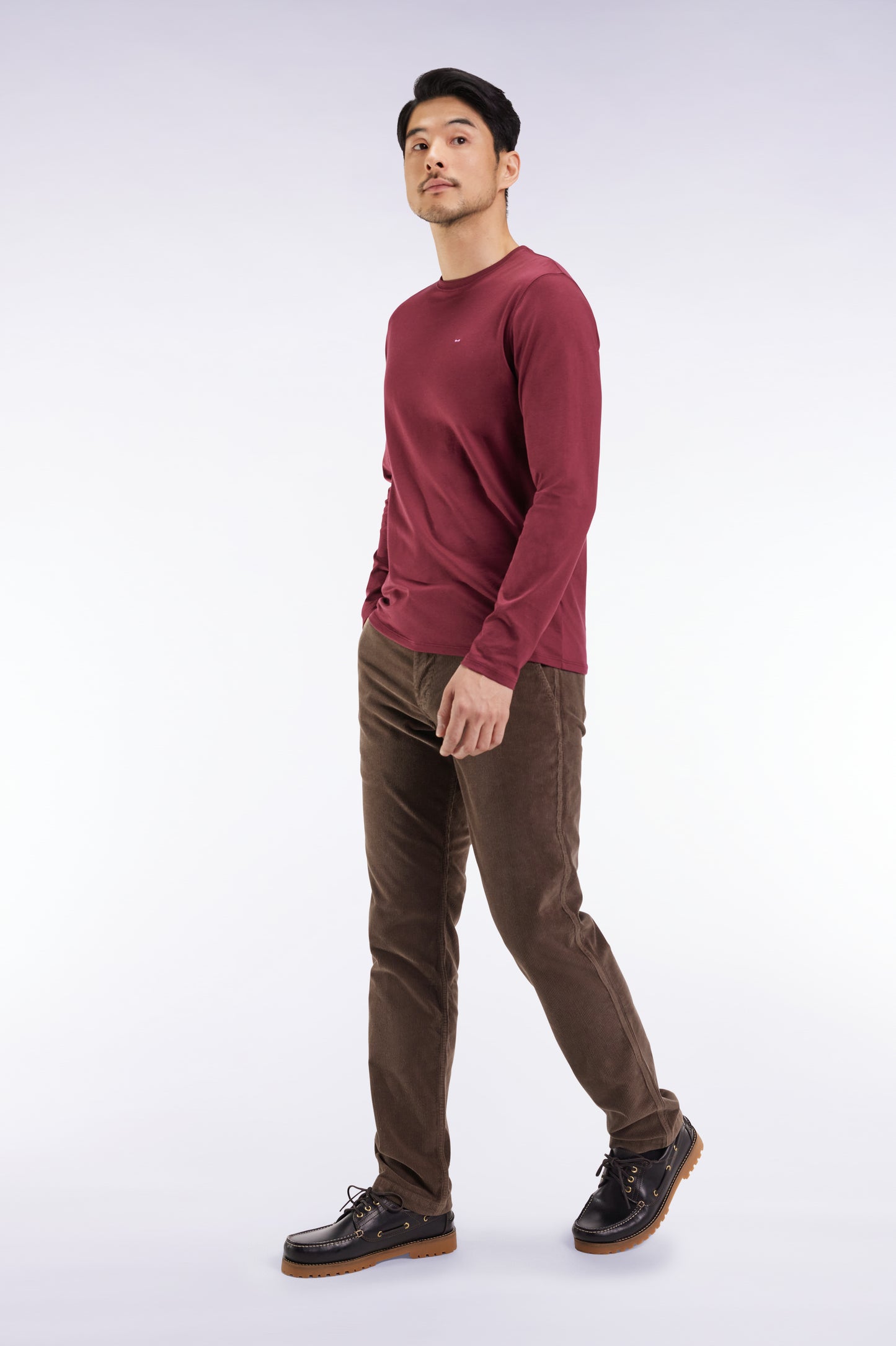 Pleatless chino pants in khaki stretch velvet