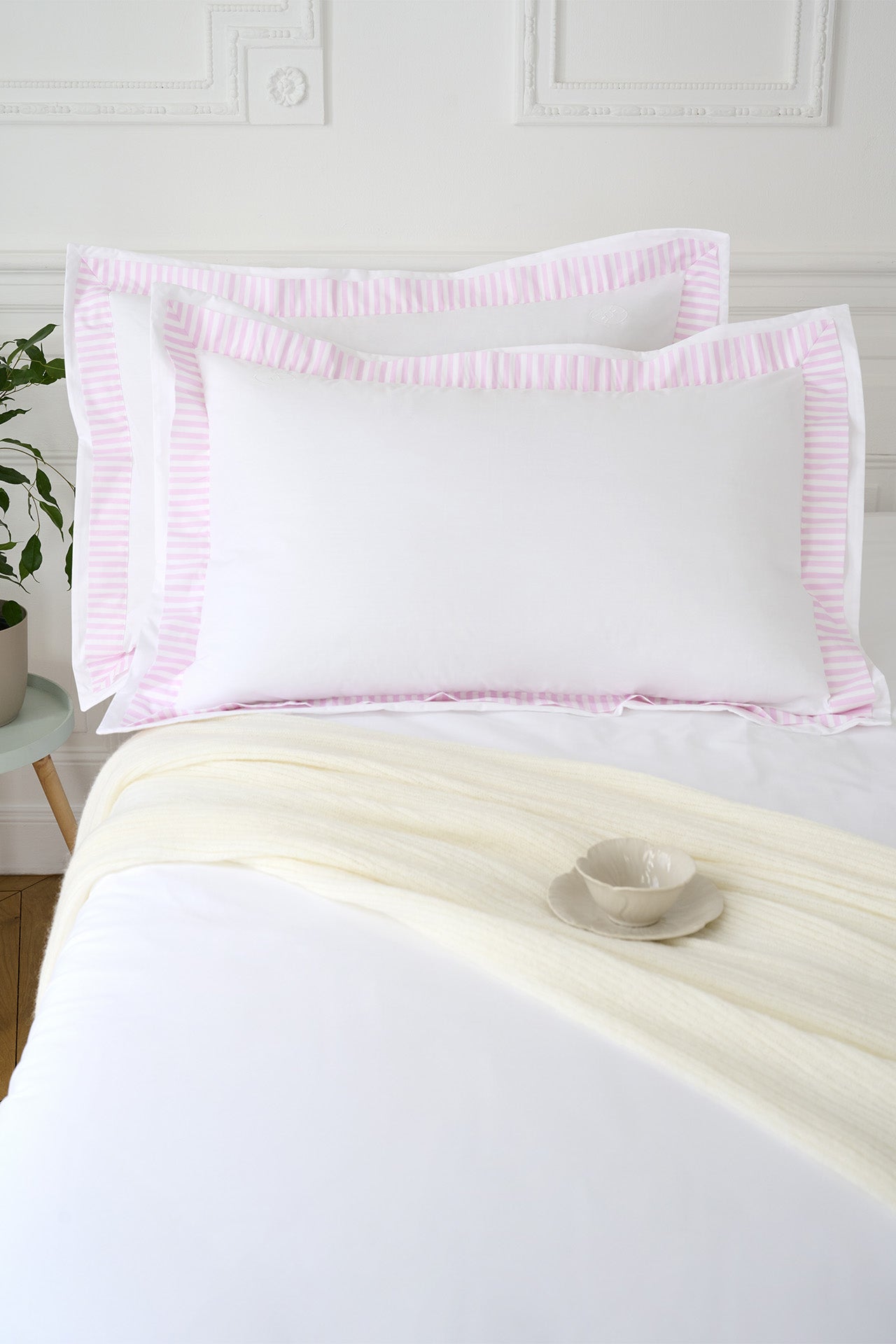 Lot de taies d'oreillers rectangulaires en coton blanc à bordure rose rayée