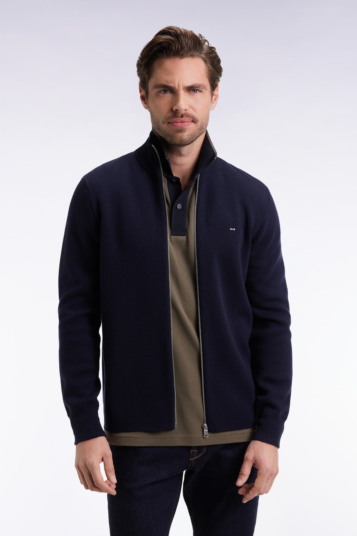 Cardigan en laine mérinos marine coupe droite