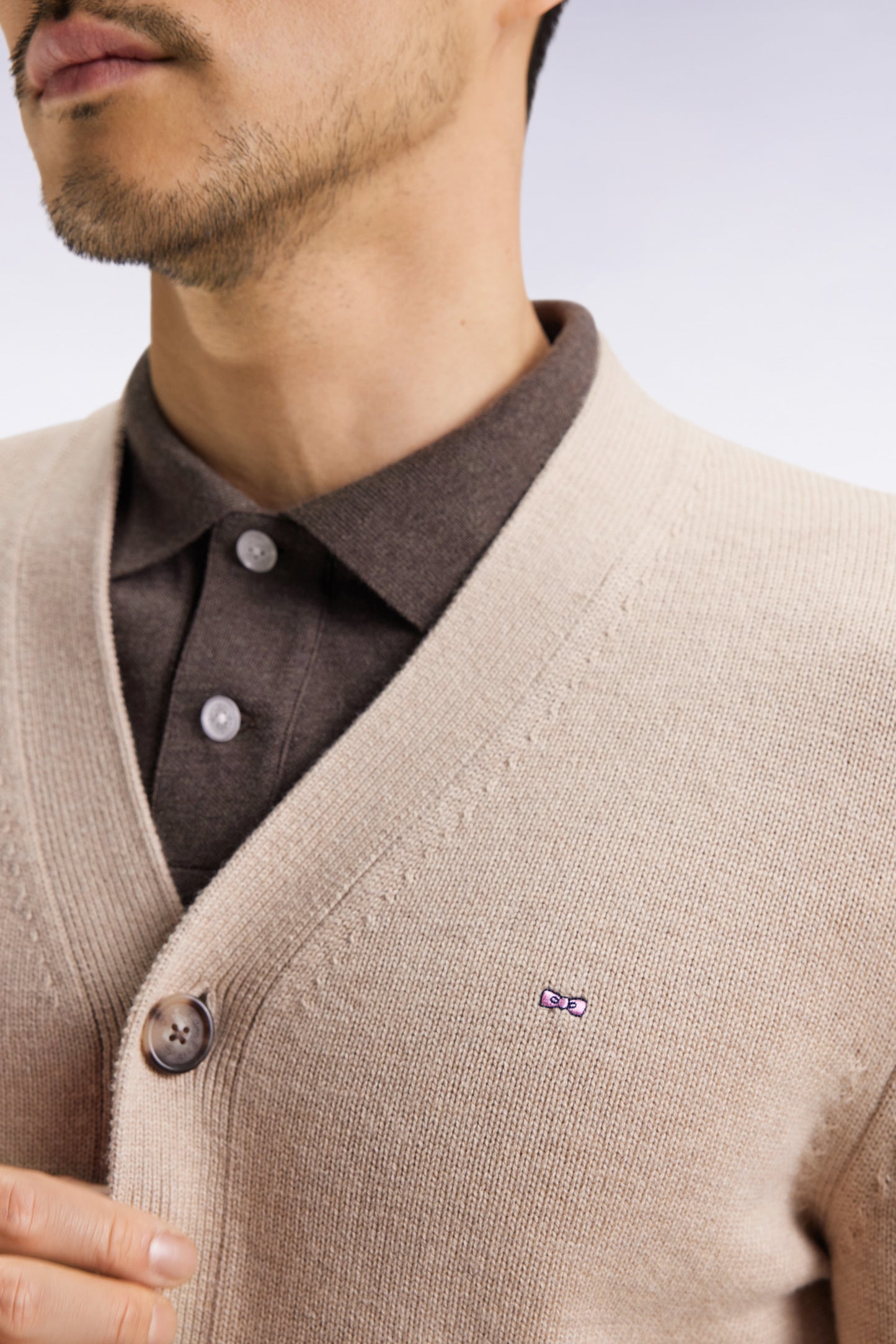 Cardigan en laine et coton beige coupe droite