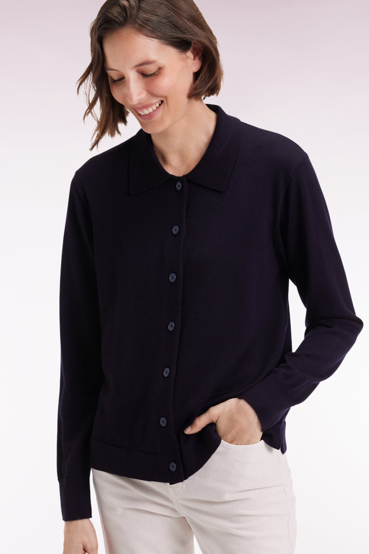 Cardigan with classic collar in straight-cut navy merino wool