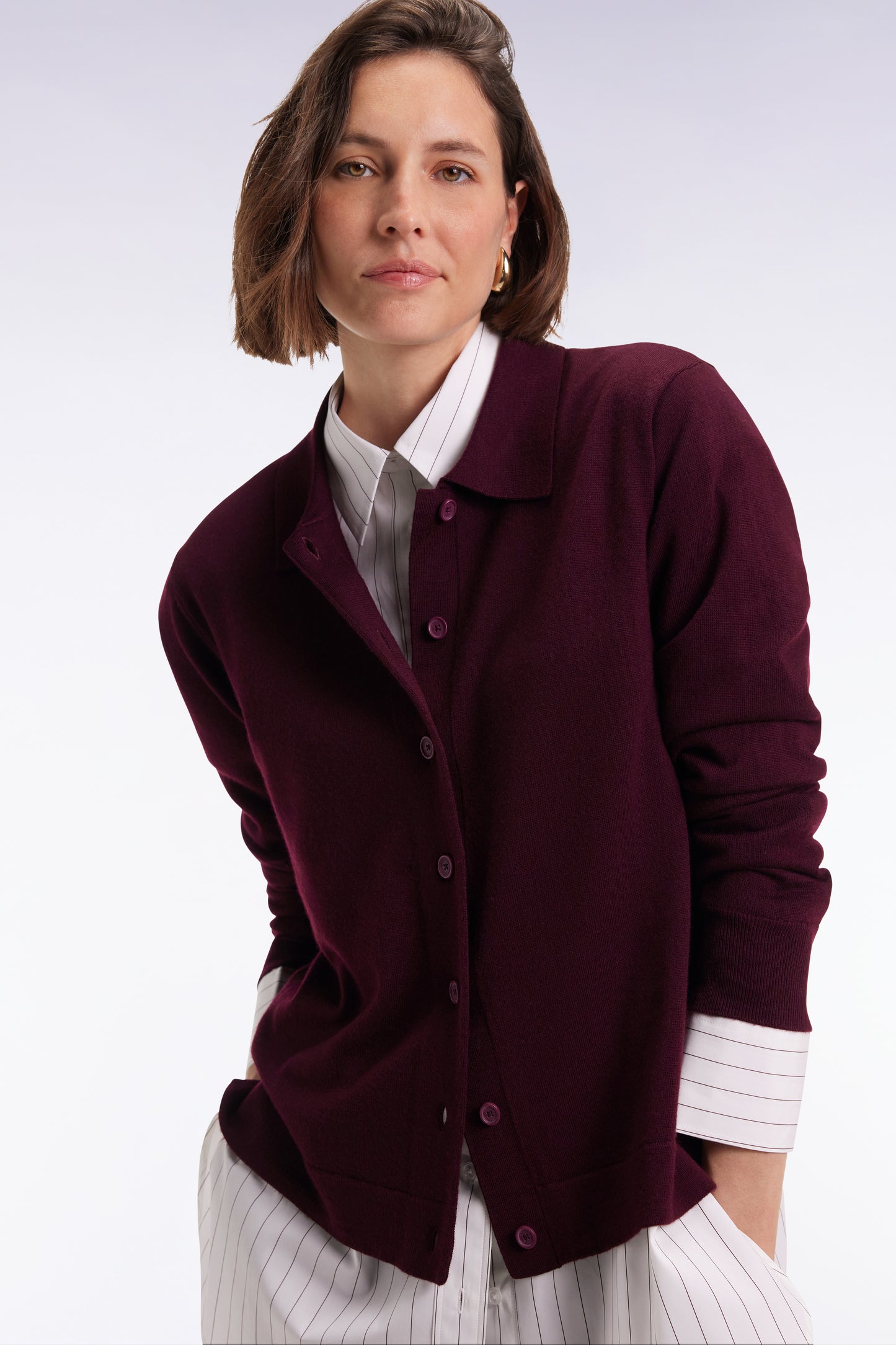 Cardigan with classic burgundy merino wool collar, straight cut