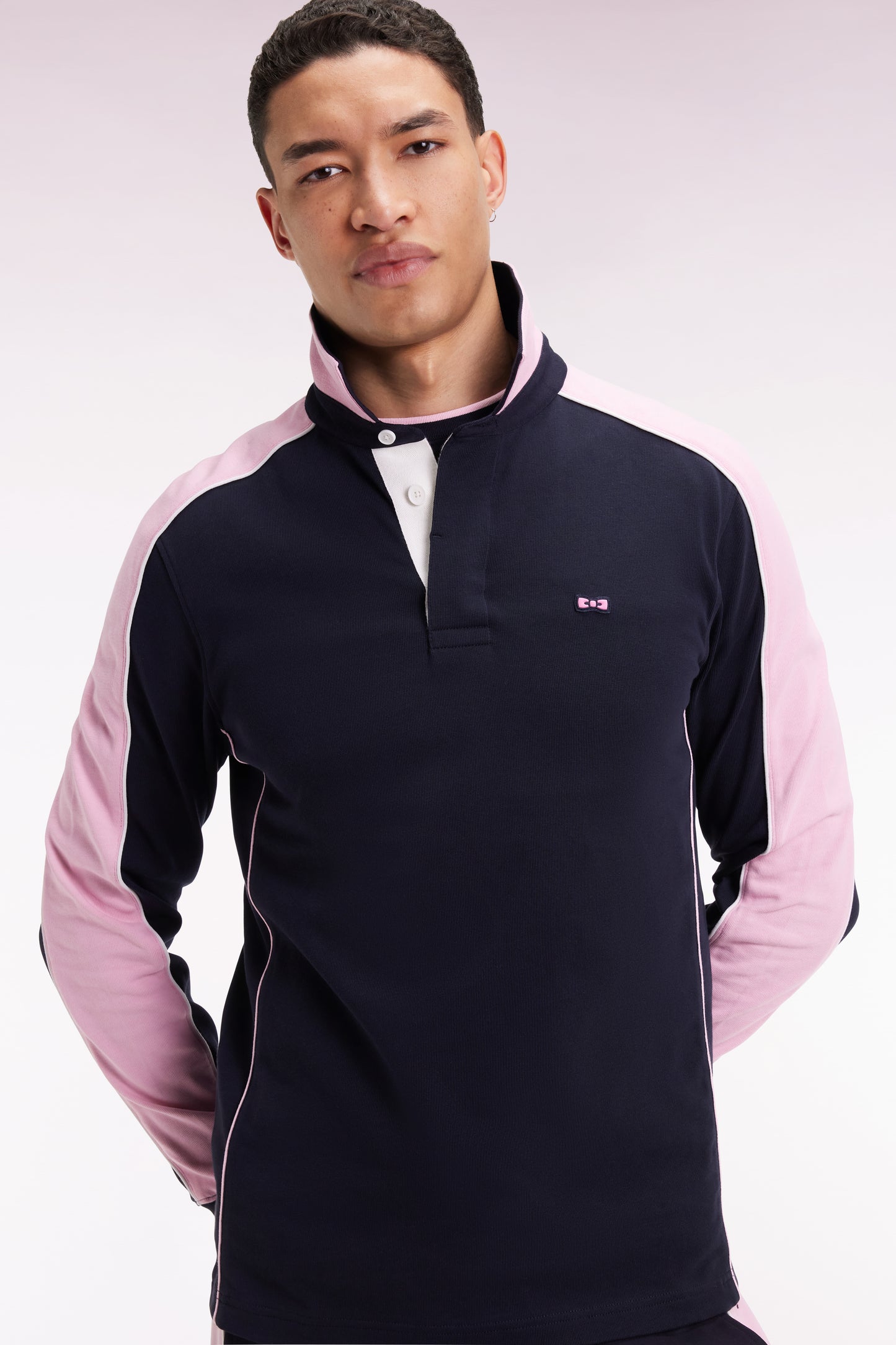 Navy and pink long-sleeved jersey with bow-tie embroidery, straight cut