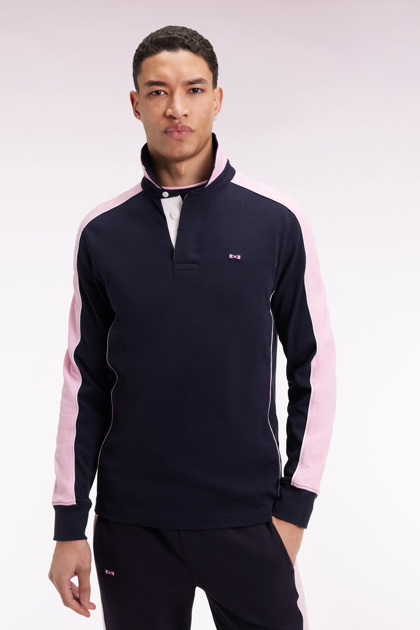 Navy and pink long-sleeved jersey with bow-tie embroidery, straight cut