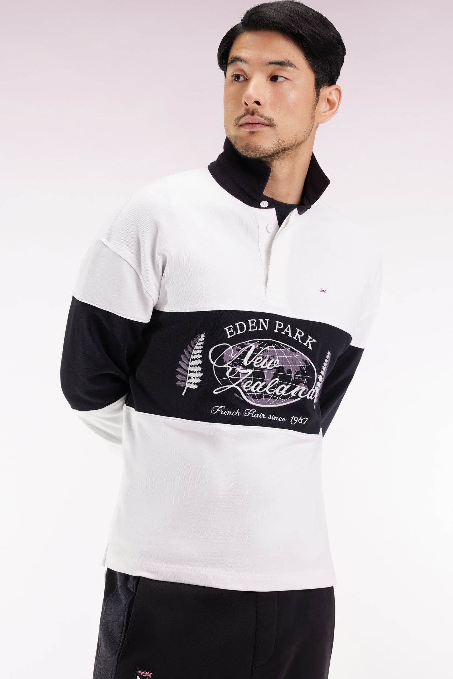 Black and white long-sleeved jersey with New Zealand embroidery