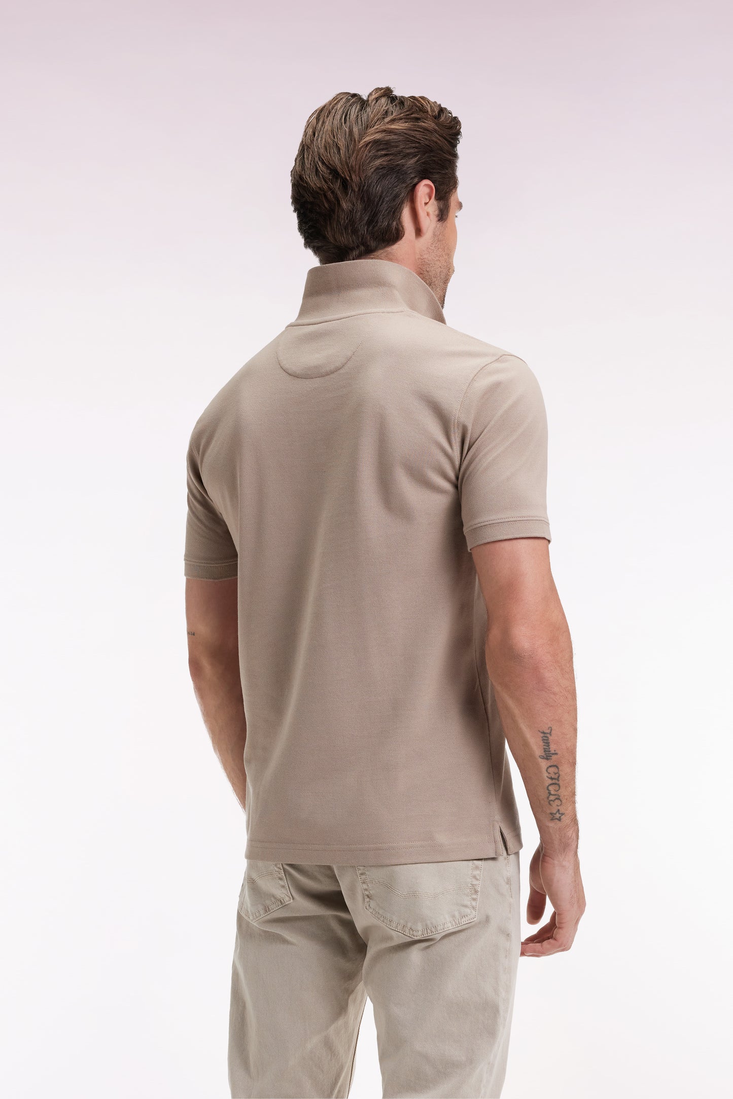 Polo manches courtes en coton Pima beige coupe droite