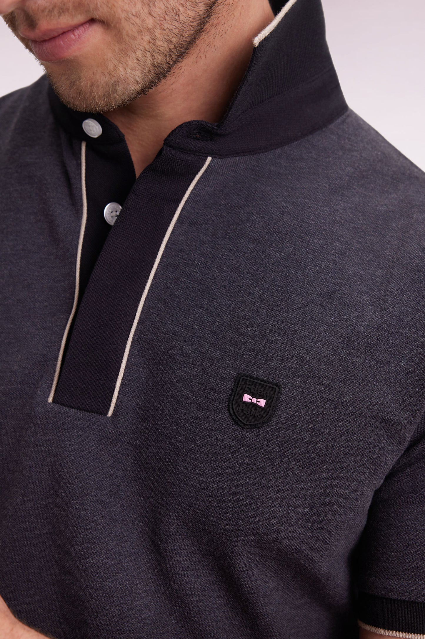 Polo manches courtes en piqué coton stretch gris coupe slim