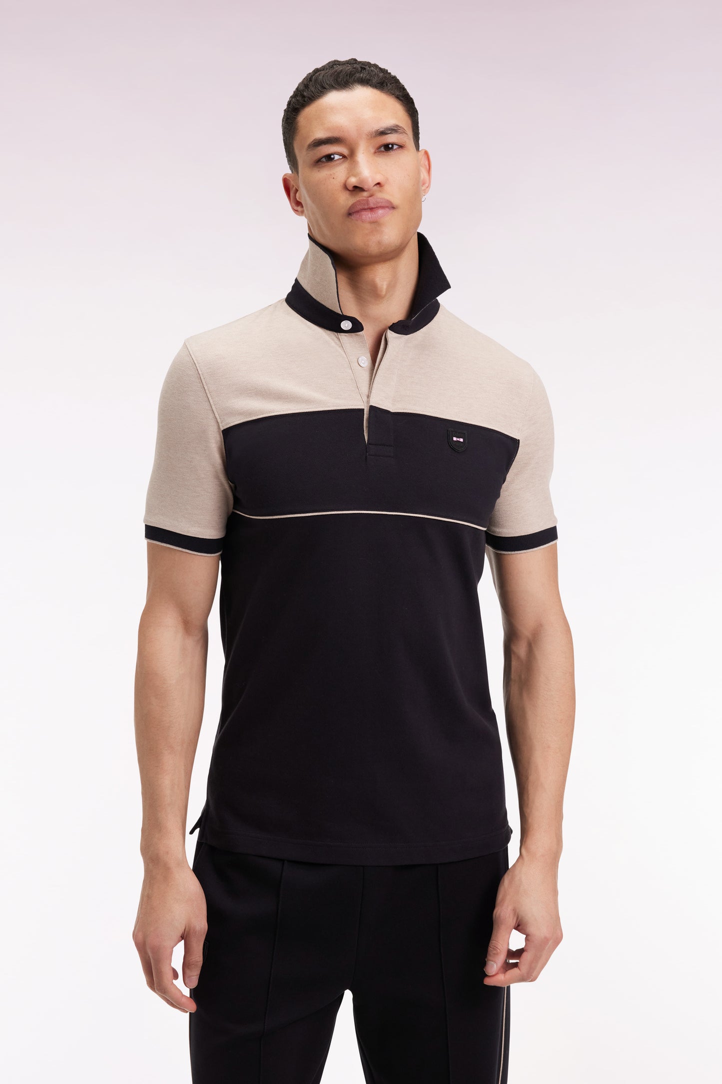 Polo bicolore manches courtes en piqué coton stretch noir coupe slim