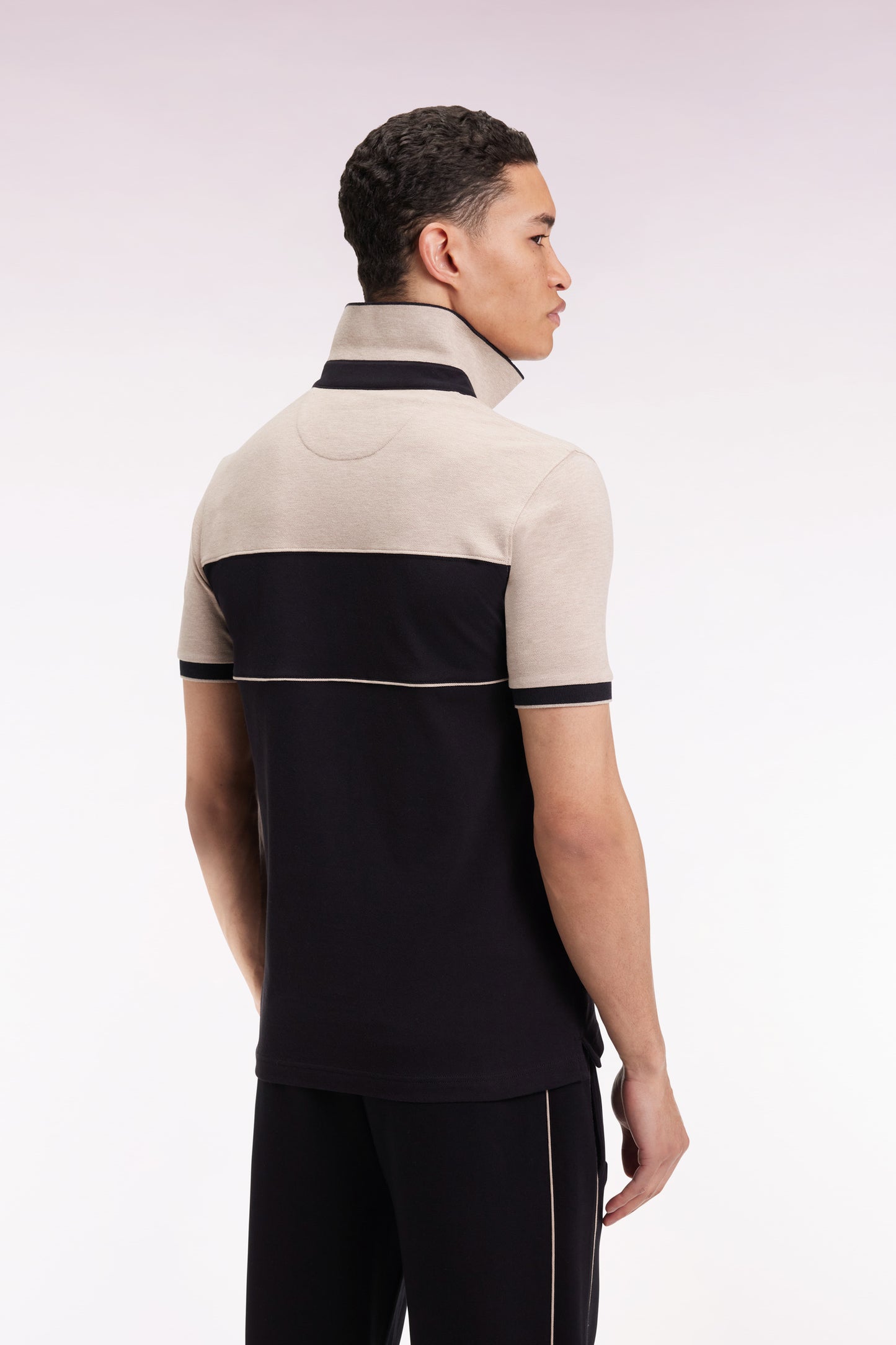 Polo bicolore manches courtes en piqué coton stretch noir coupe slim