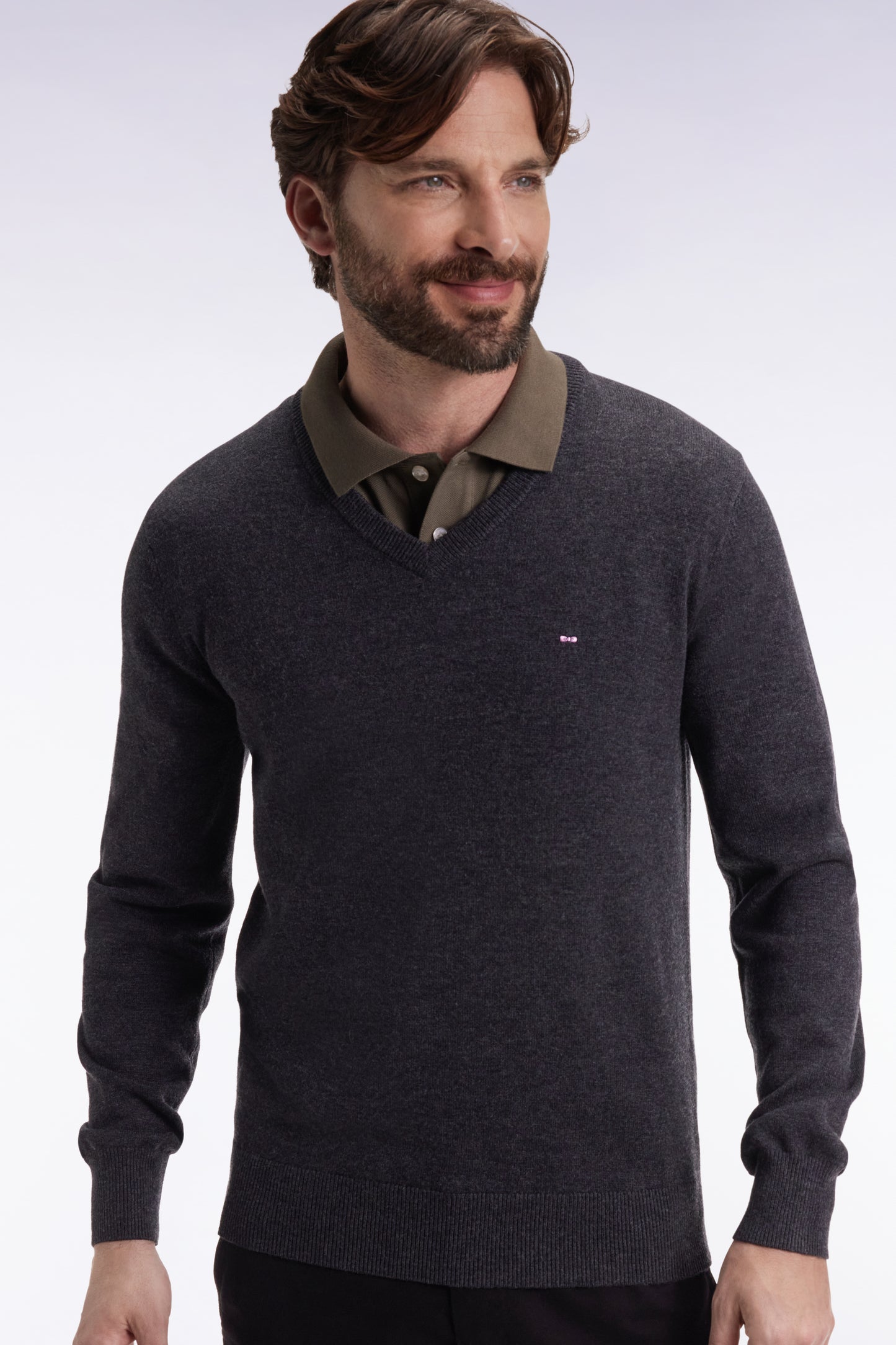 Pull col V en laine et coton bleu foncé