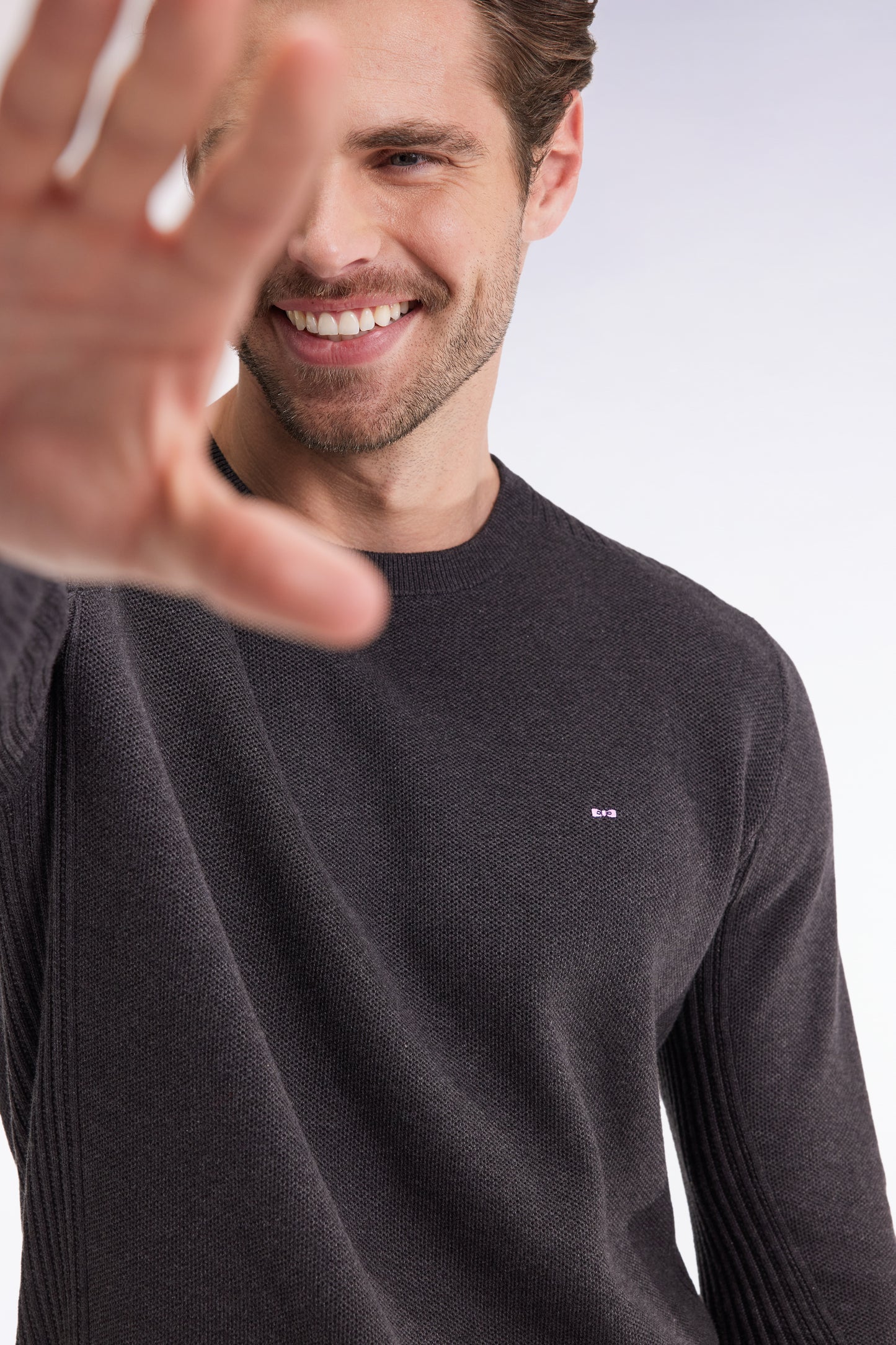 Round-neck sweater in dark grey honeycomb cotton