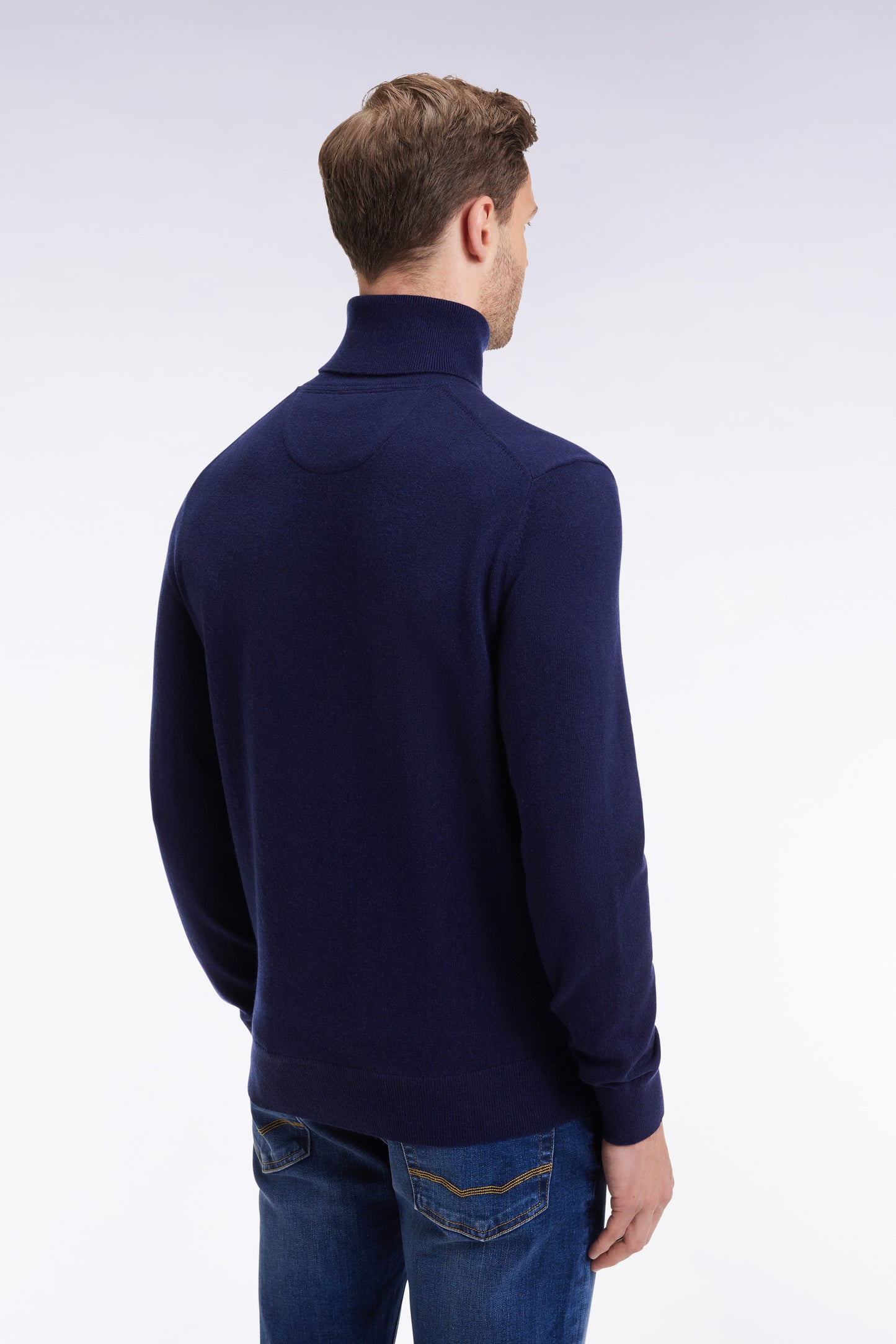 Pull col roulé en laine vierge et cachemire marine