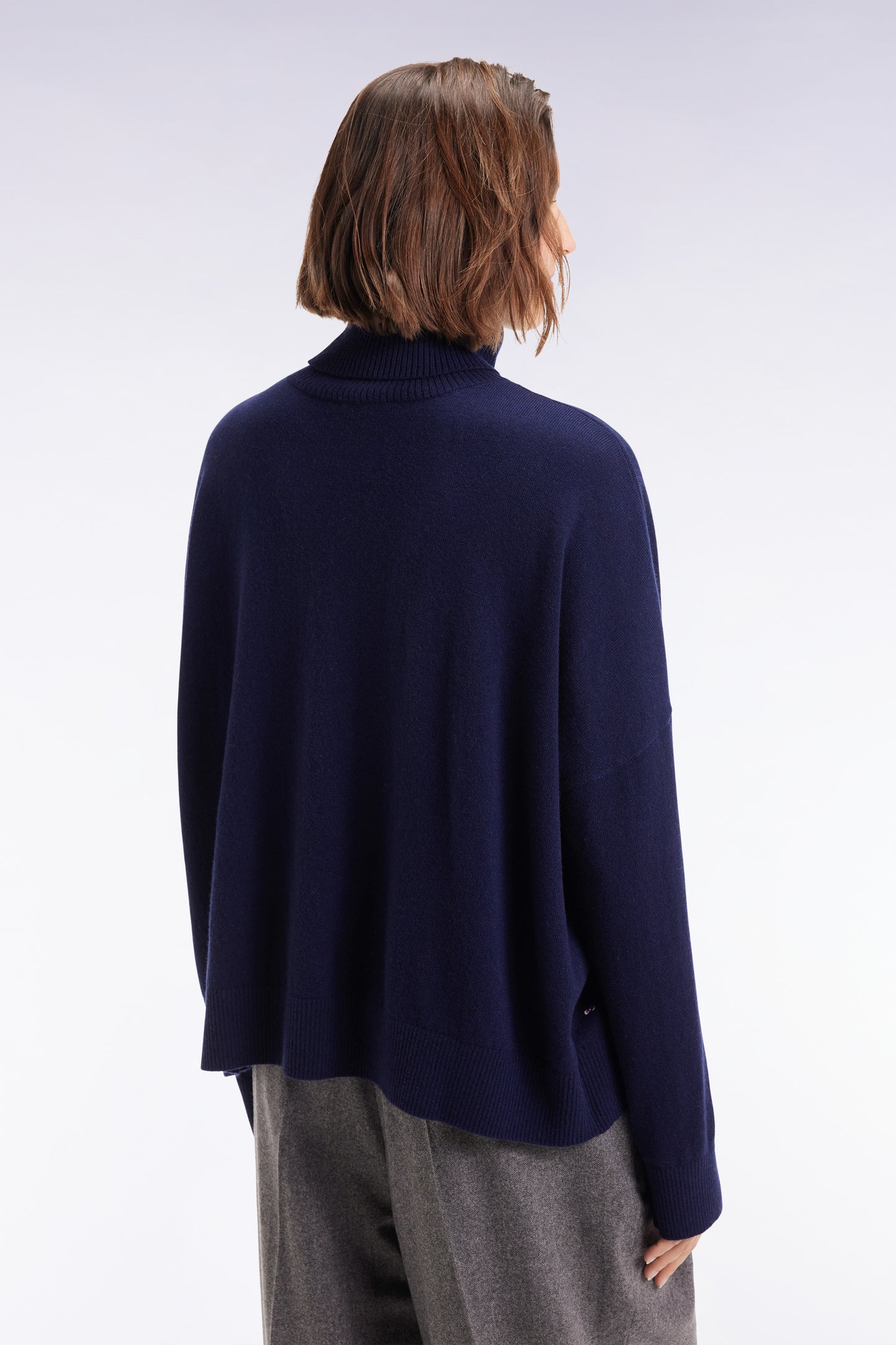 Relaxed fit turtleneck sweater in navy wool and cashmere