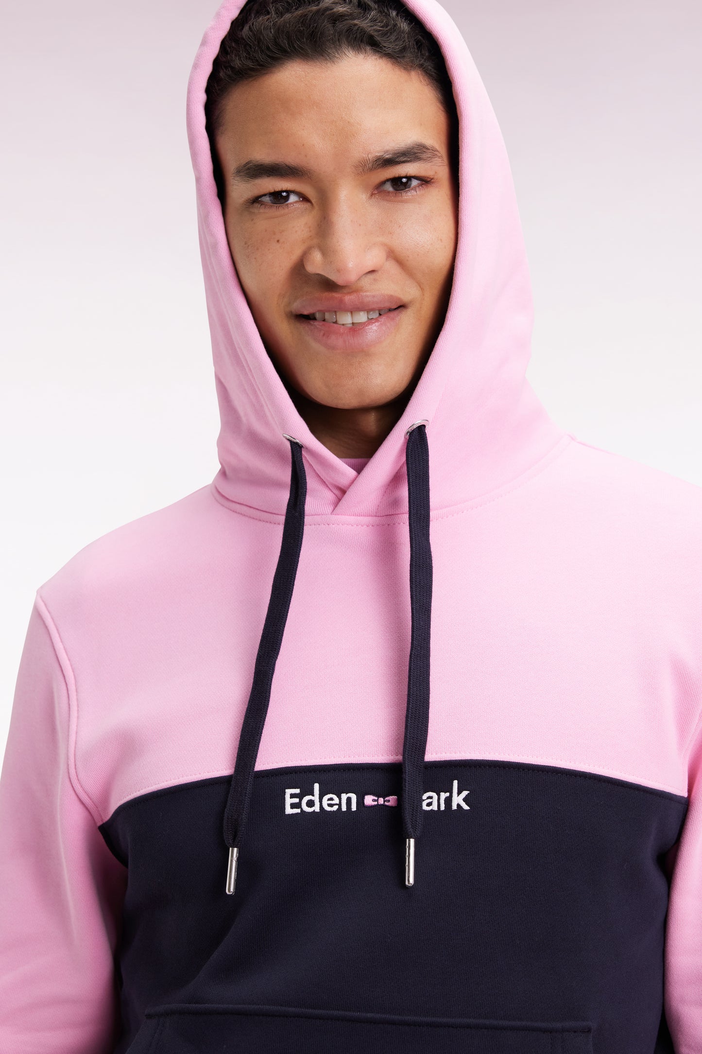 Sweatshirt à capuche bicolore marine coupe droite