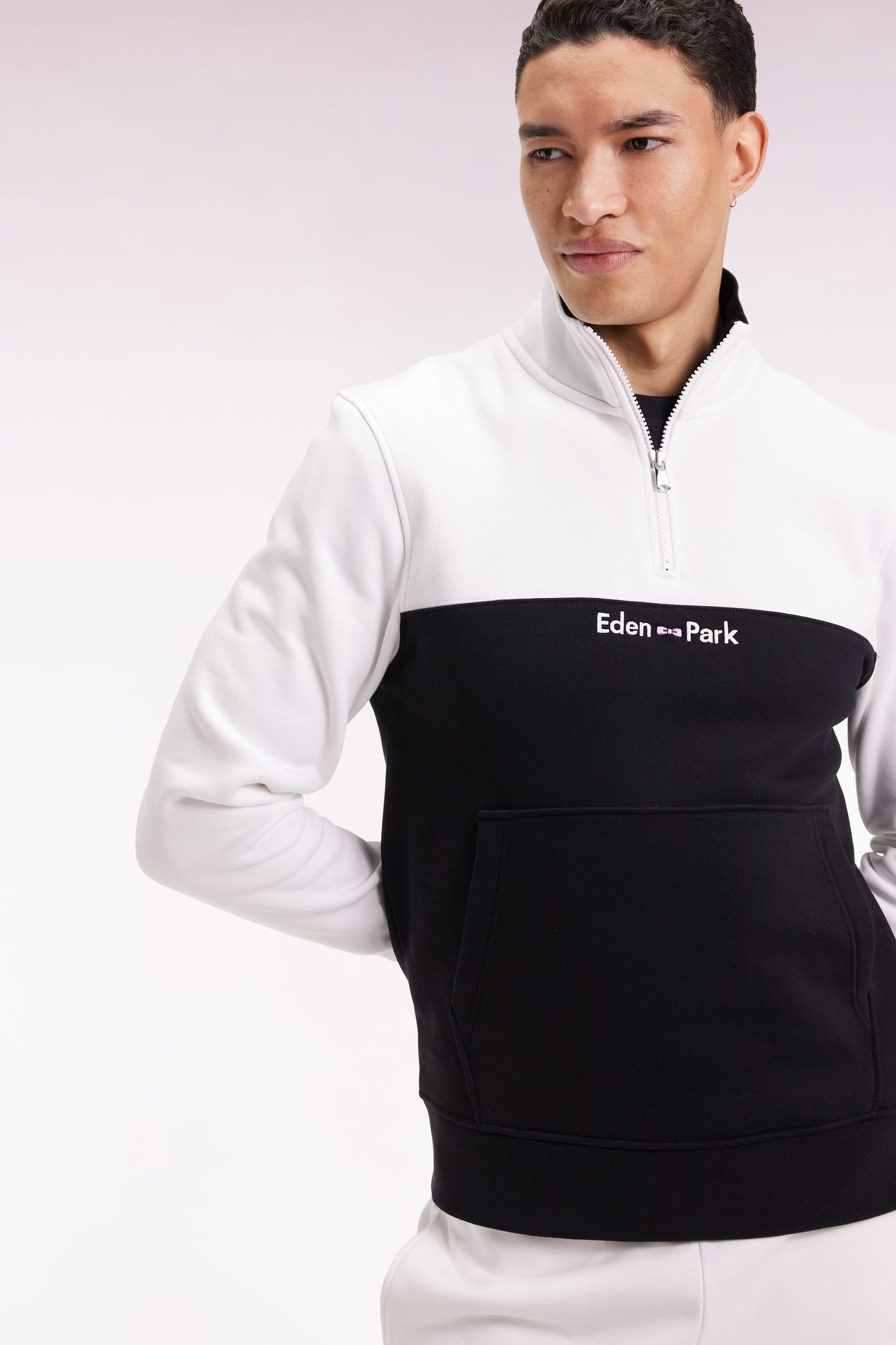 Two-tone white fleece trucker-neck sweatshirt