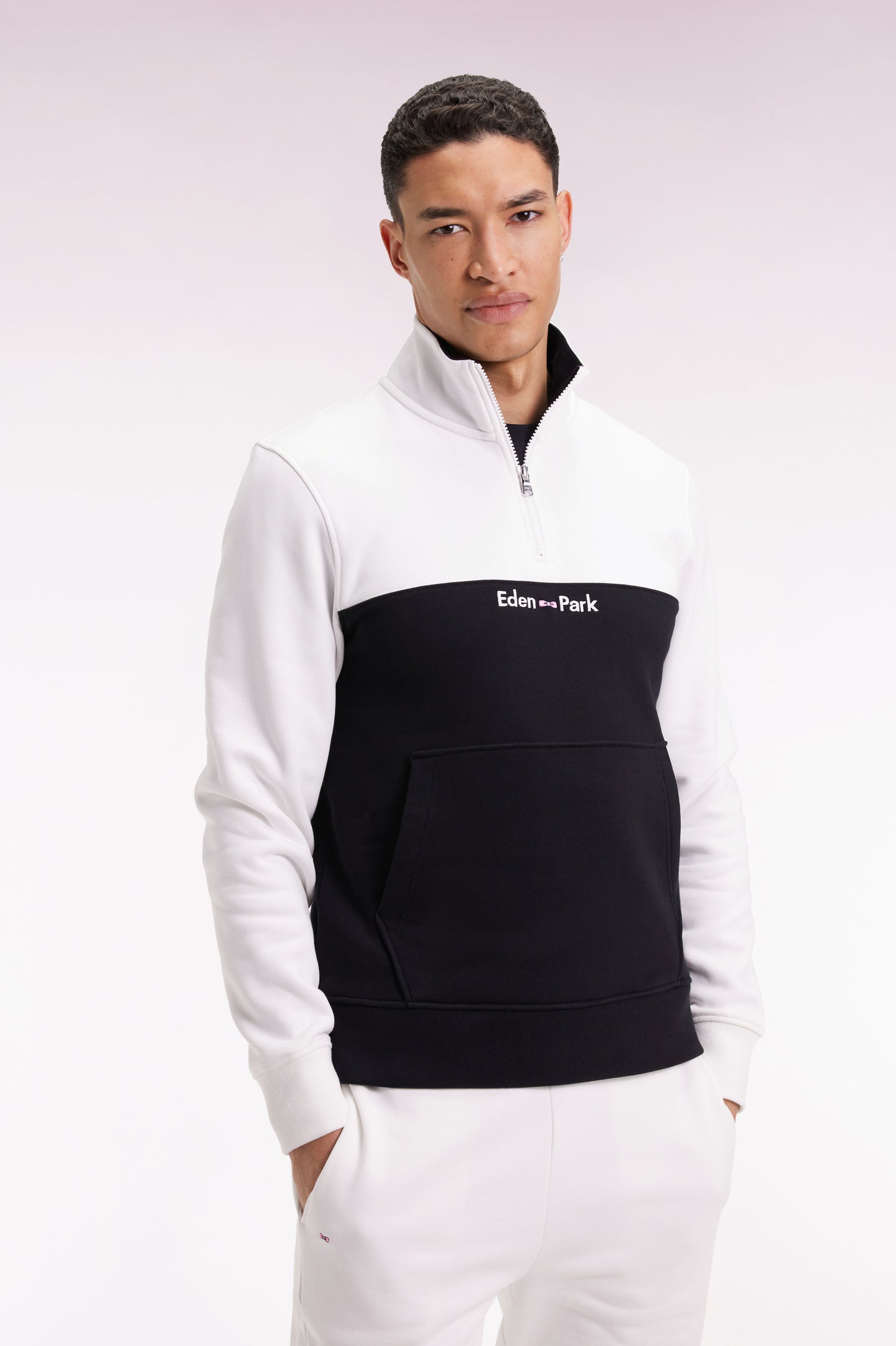 Two-tone white fleece trucker-neck sweatshirt