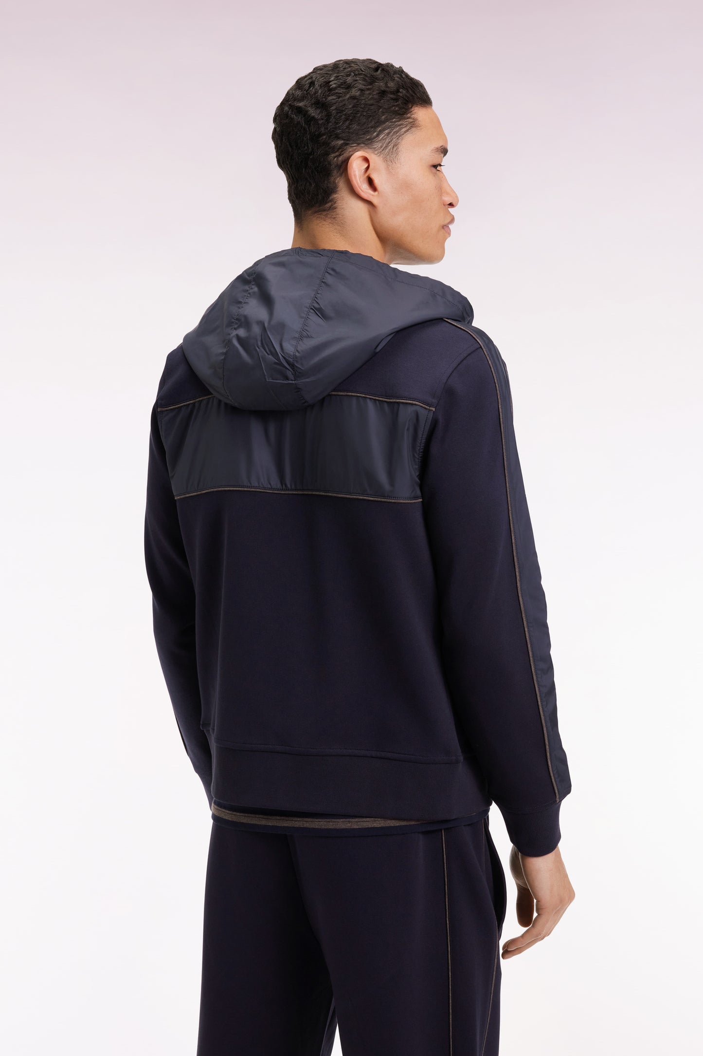 Sweatshirt zippé à capuche en molleton et nylon marine et beige
