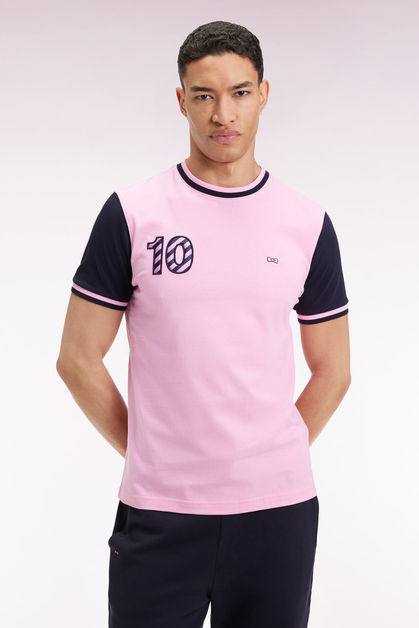 T-shirt bicolore à manches courtes en coton marine broderie 10