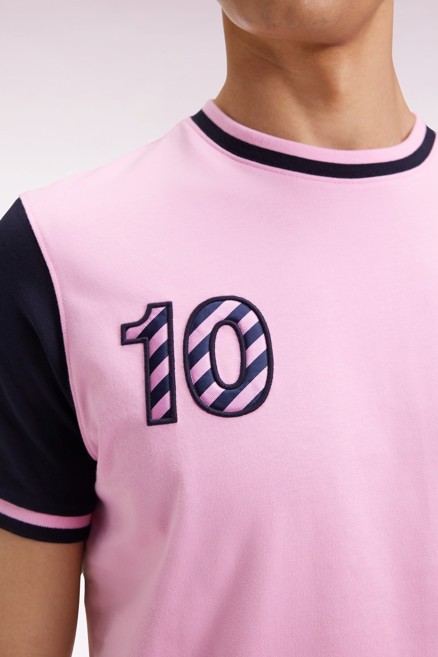 T-shirt bicolore à manches courtes en coton marine broderie 10