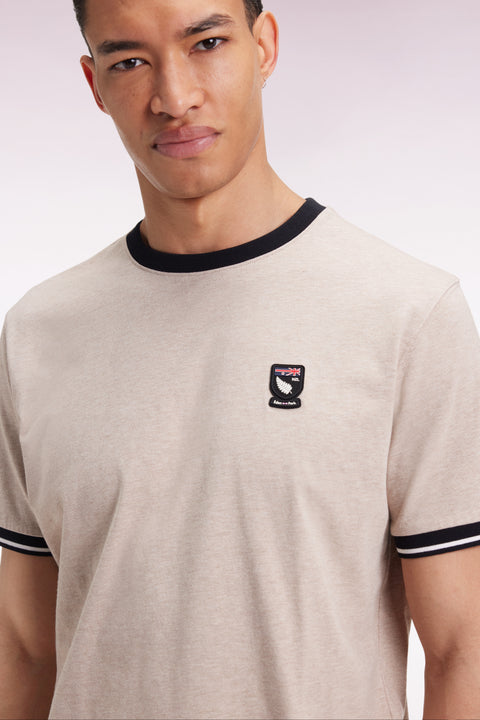 T-shirt à manches courtes en coton beige et marine Nouvelle Zélande - Image 1