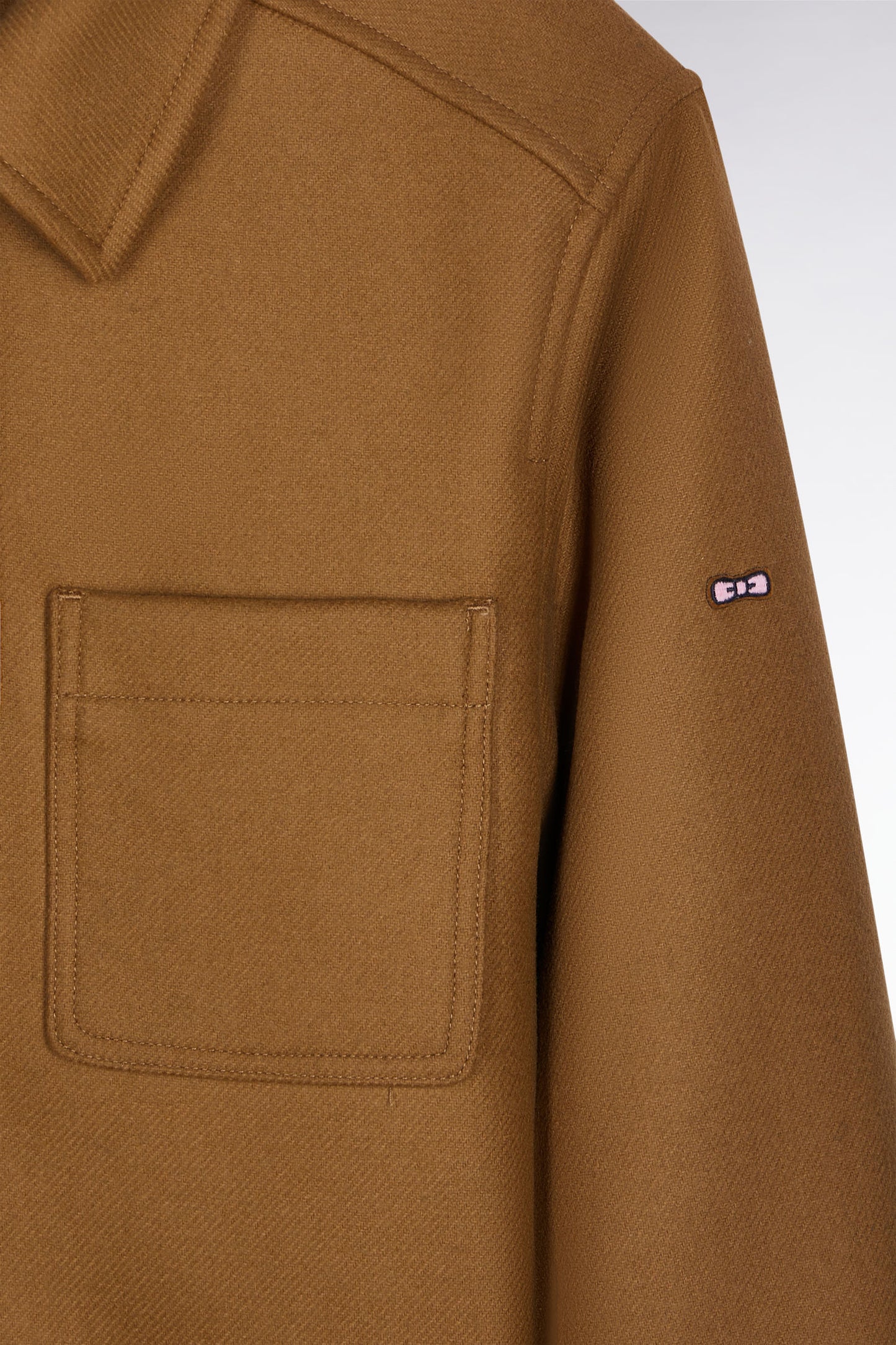 Surchemise en twill de laine camel à poches plaquées