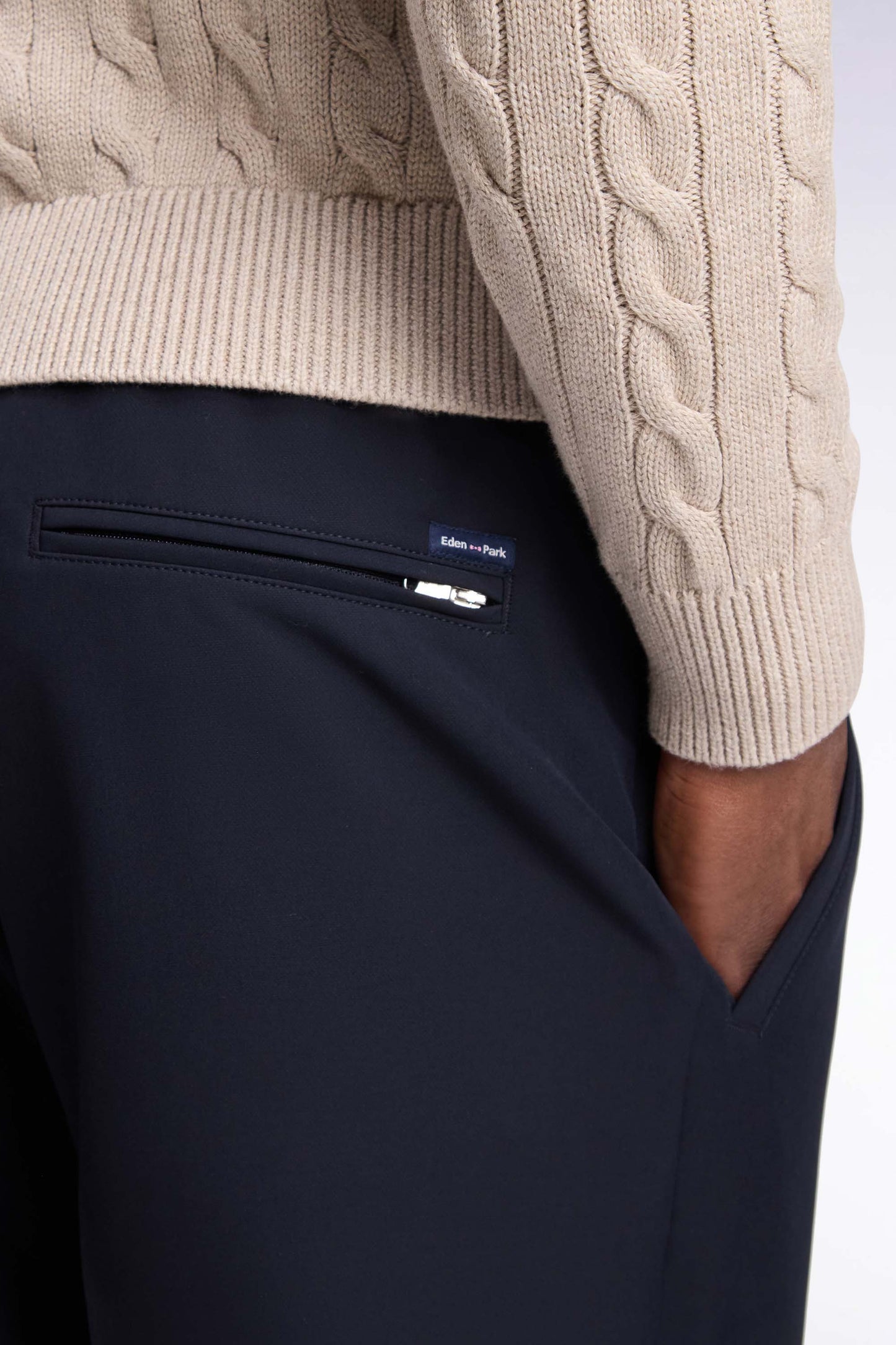 Pantalon à taille élastiquée en nylon stretch technique marine coupe Modern